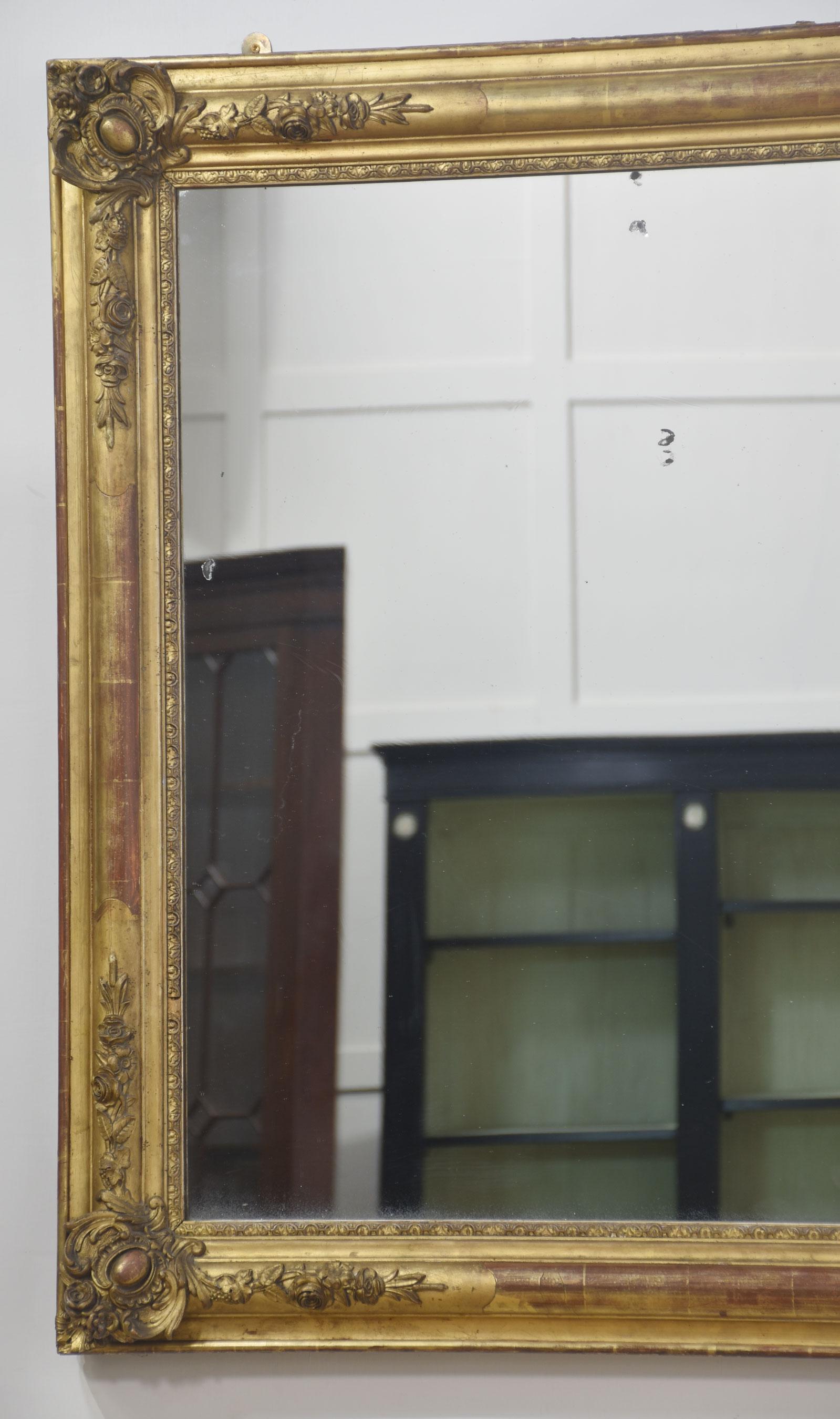 Gran espejo de pared de madera dorada del siglo XIX en venta 6