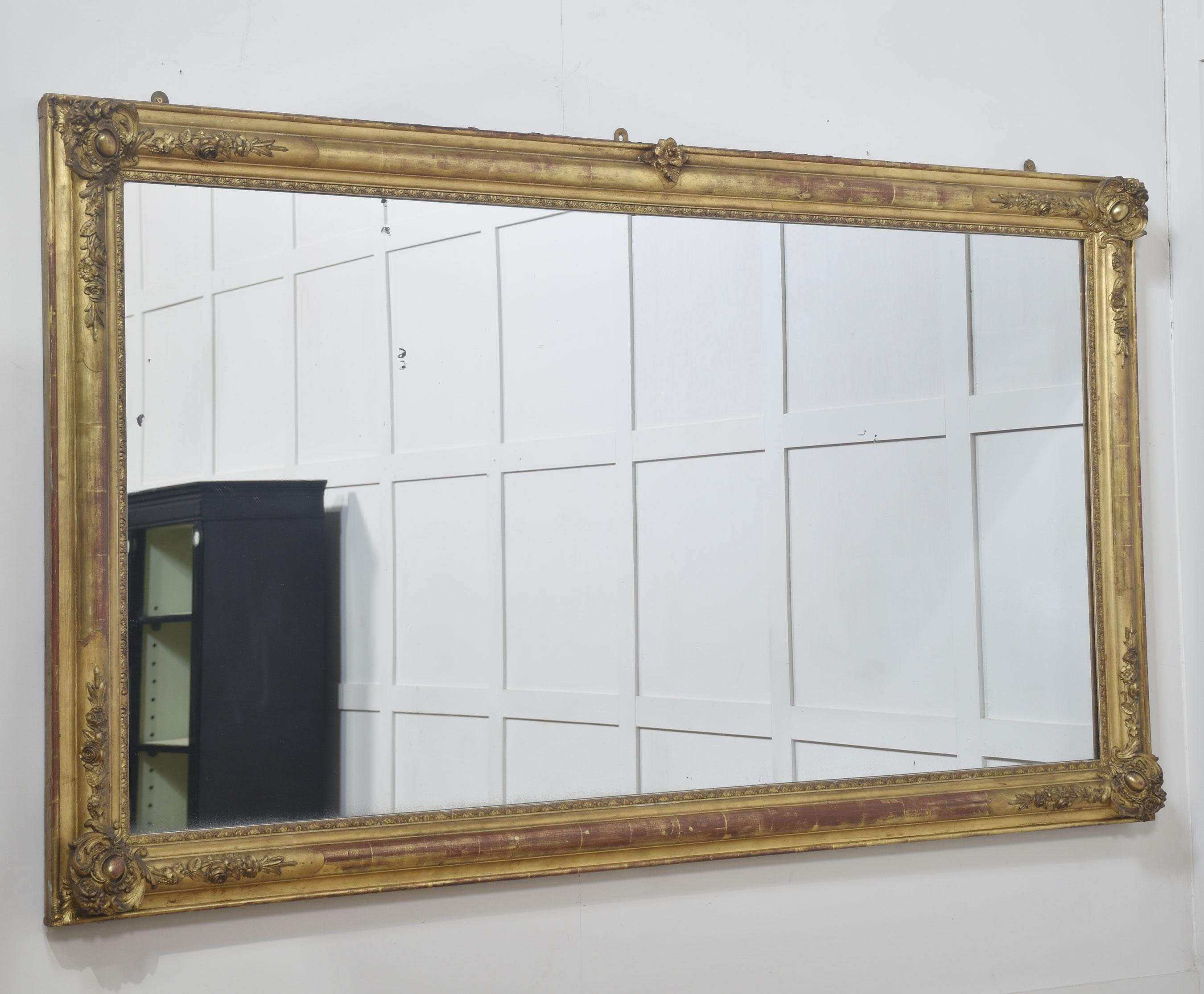 Gran espejo de pared de madera dorada del siglo XIX en venta 7