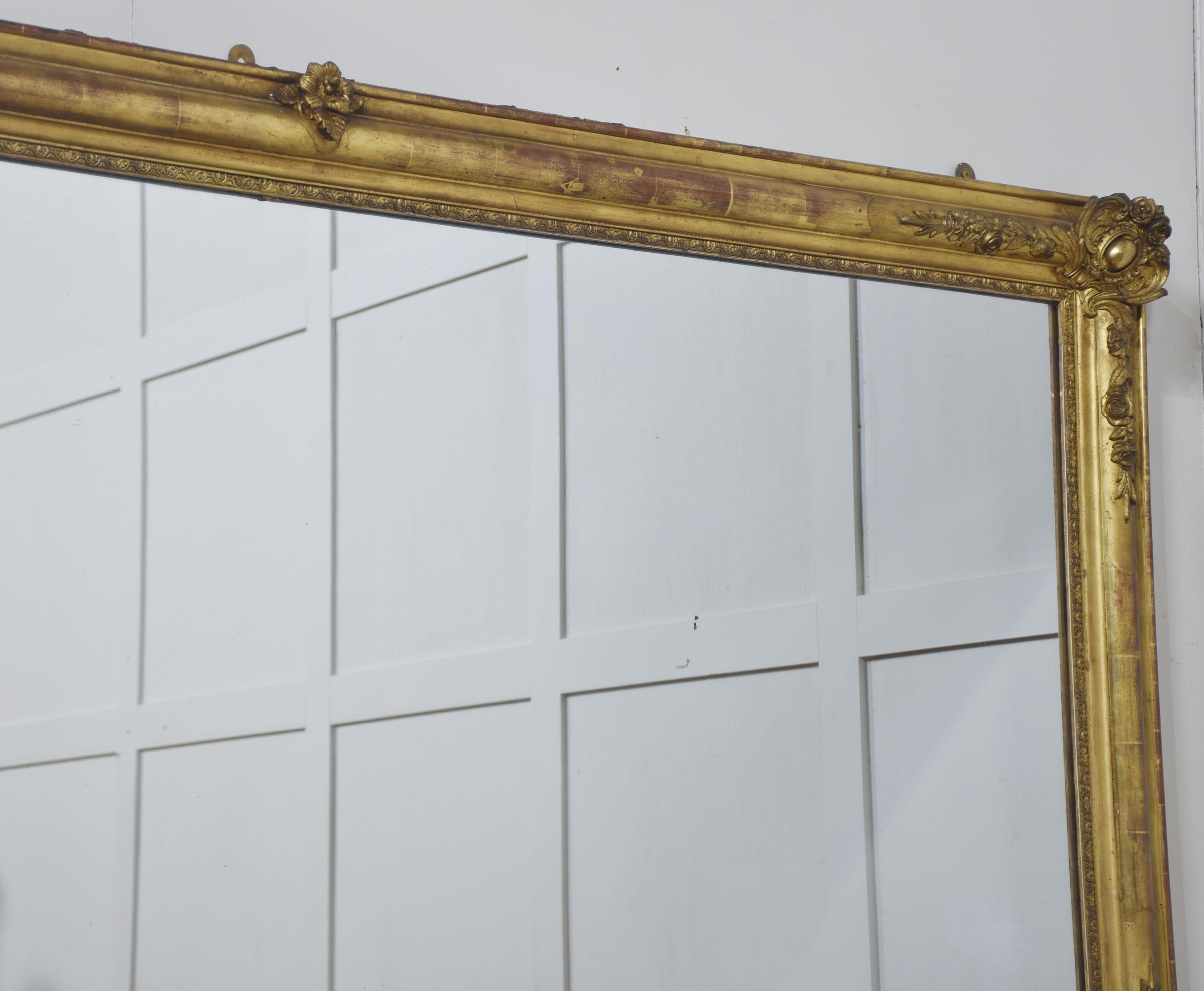 Gran espejo de pared de madera dorada del siglo XIX en venta 10