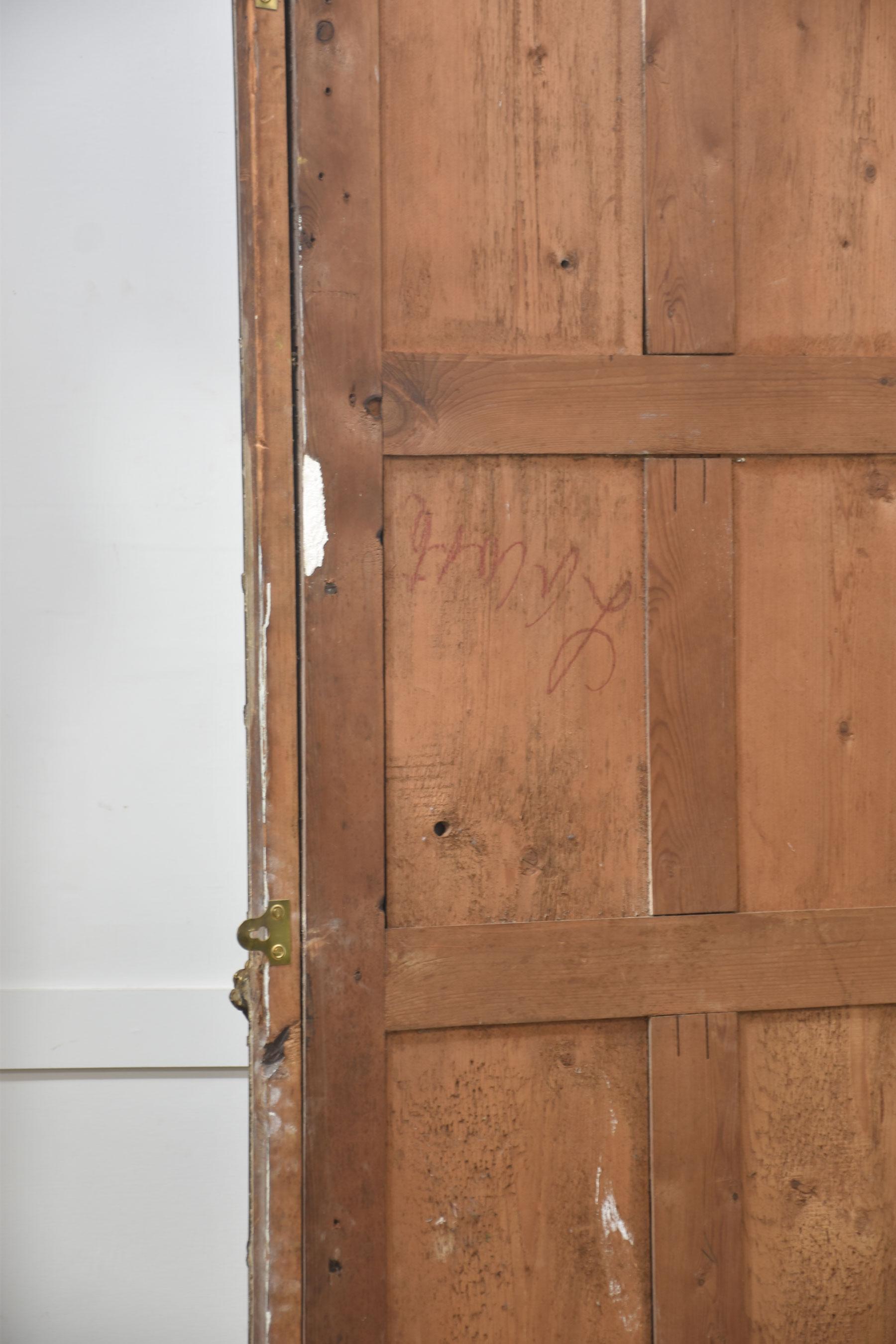 Gran espejo de pared de madera dorada del siglo XIX en venta 1