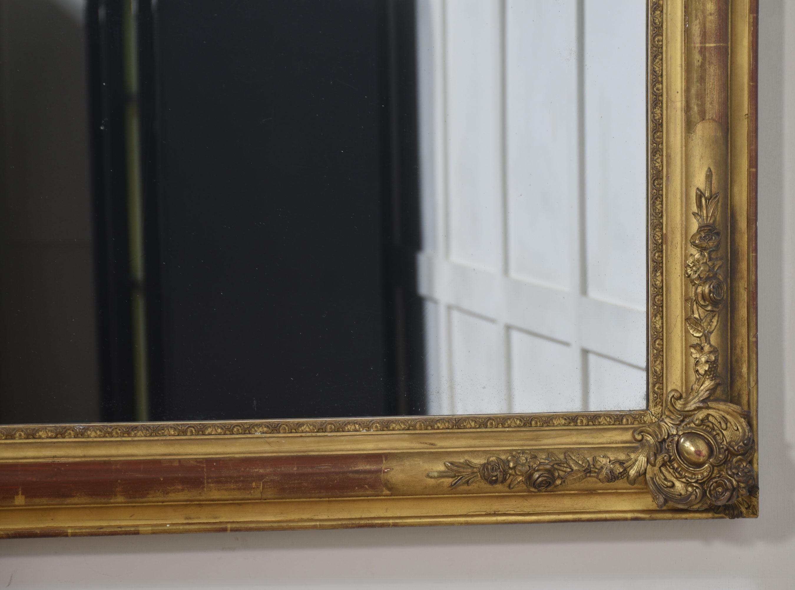 Gran espejo de pared de madera dorada del siglo XIX en venta 4