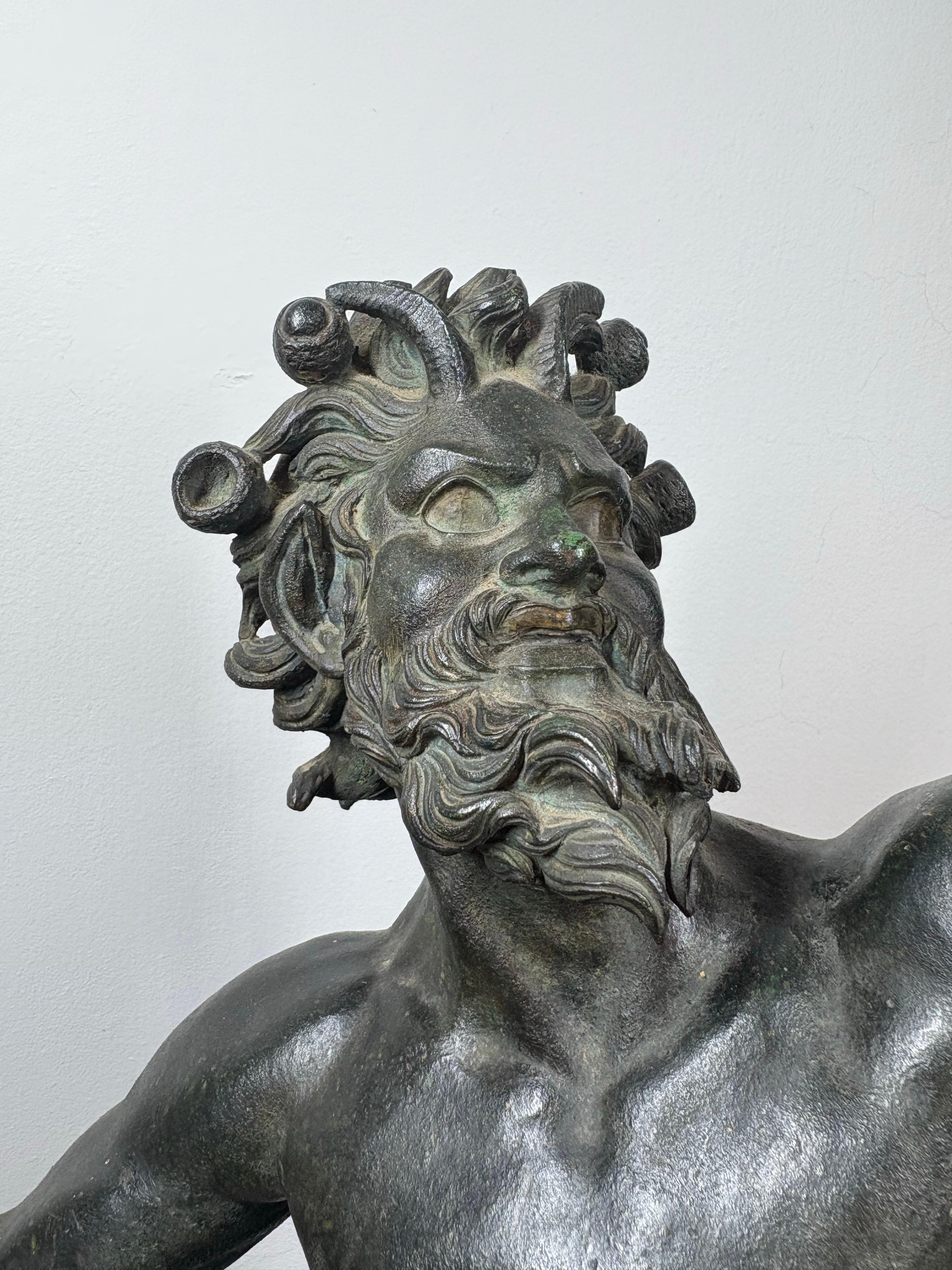Large 19th century Grand Tour  bronze model of Dancing Satyr in vendita 3