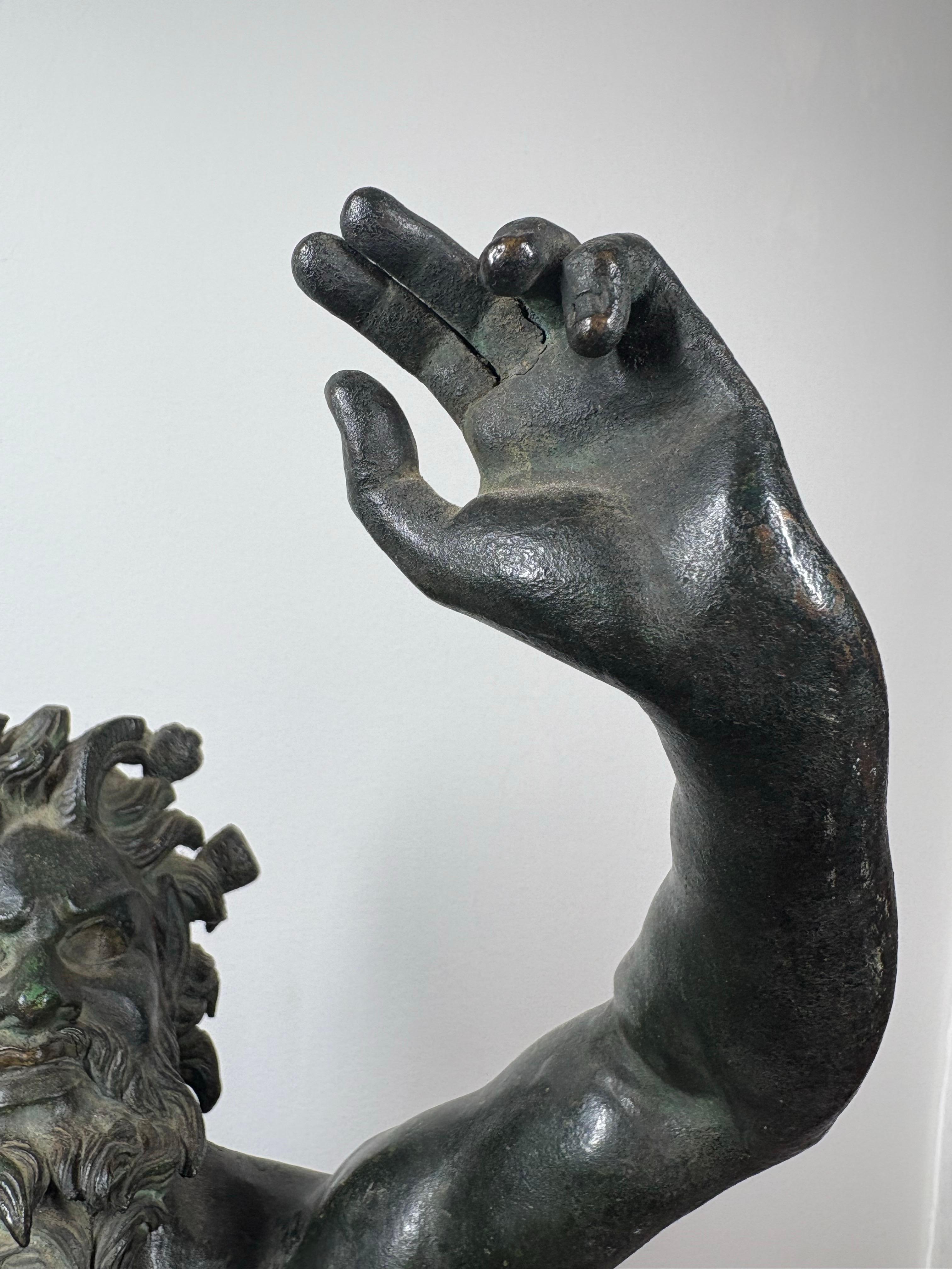 Large 19th century Grand Tour  bronze model of Dancing Satyr in vendita 4