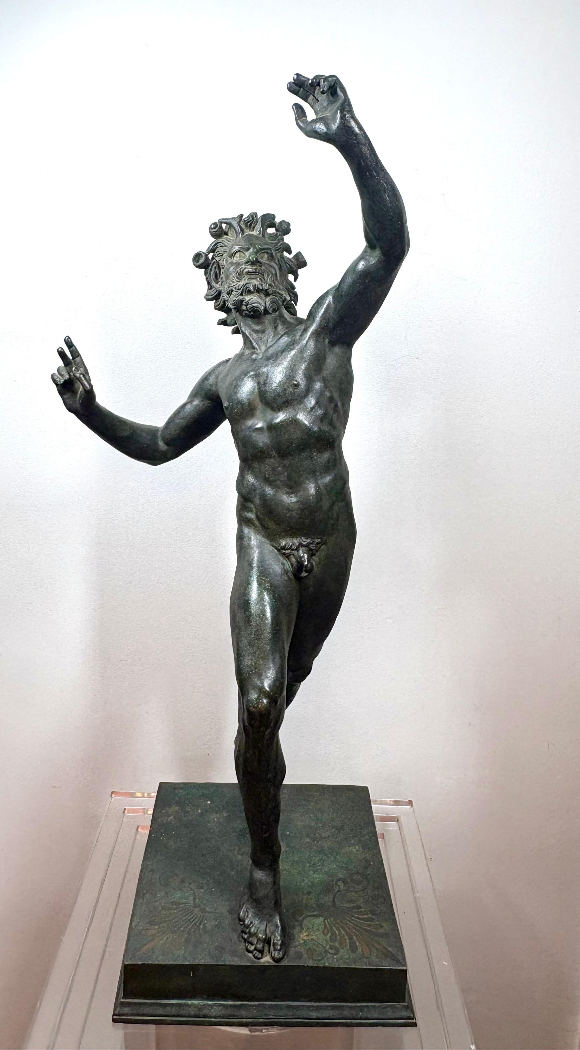 Large 19th century Grand Tour  bronze model of Dancing Satyr in vendita 1