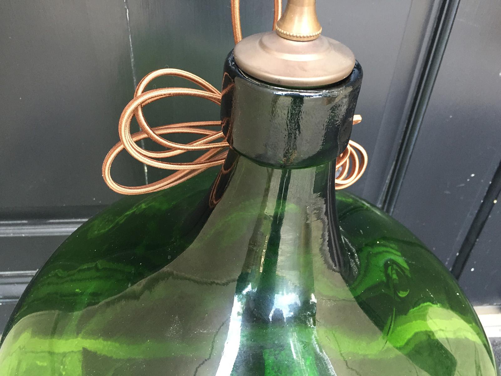 Großes grünes Glas des 19. Jahrhunderts Jerobeam als Lampe im Zustand „Gut“ im Angebot in Atlanta, GA