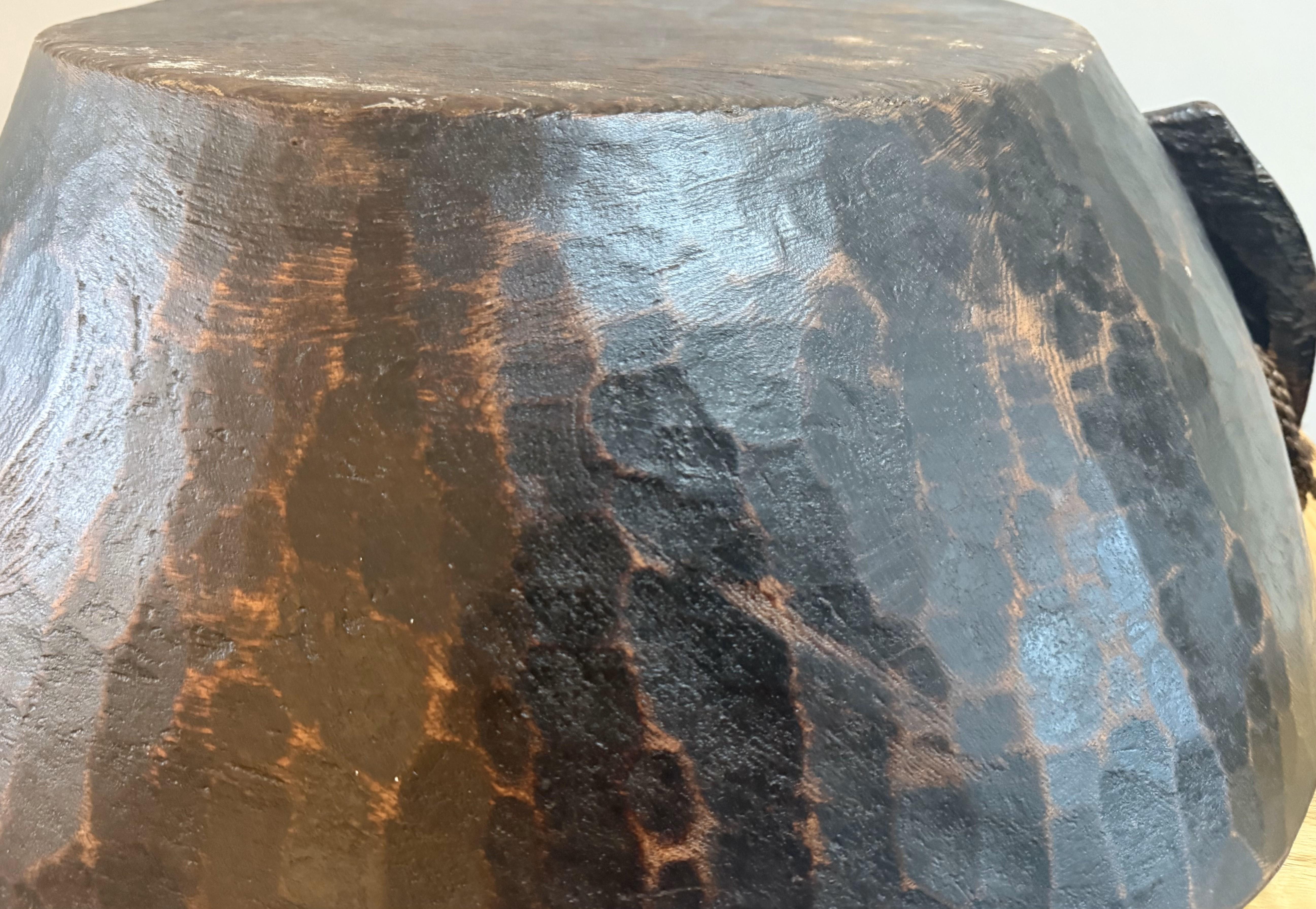 Large 19th Century Hand-Carved Chestnut Basin For Sale 4