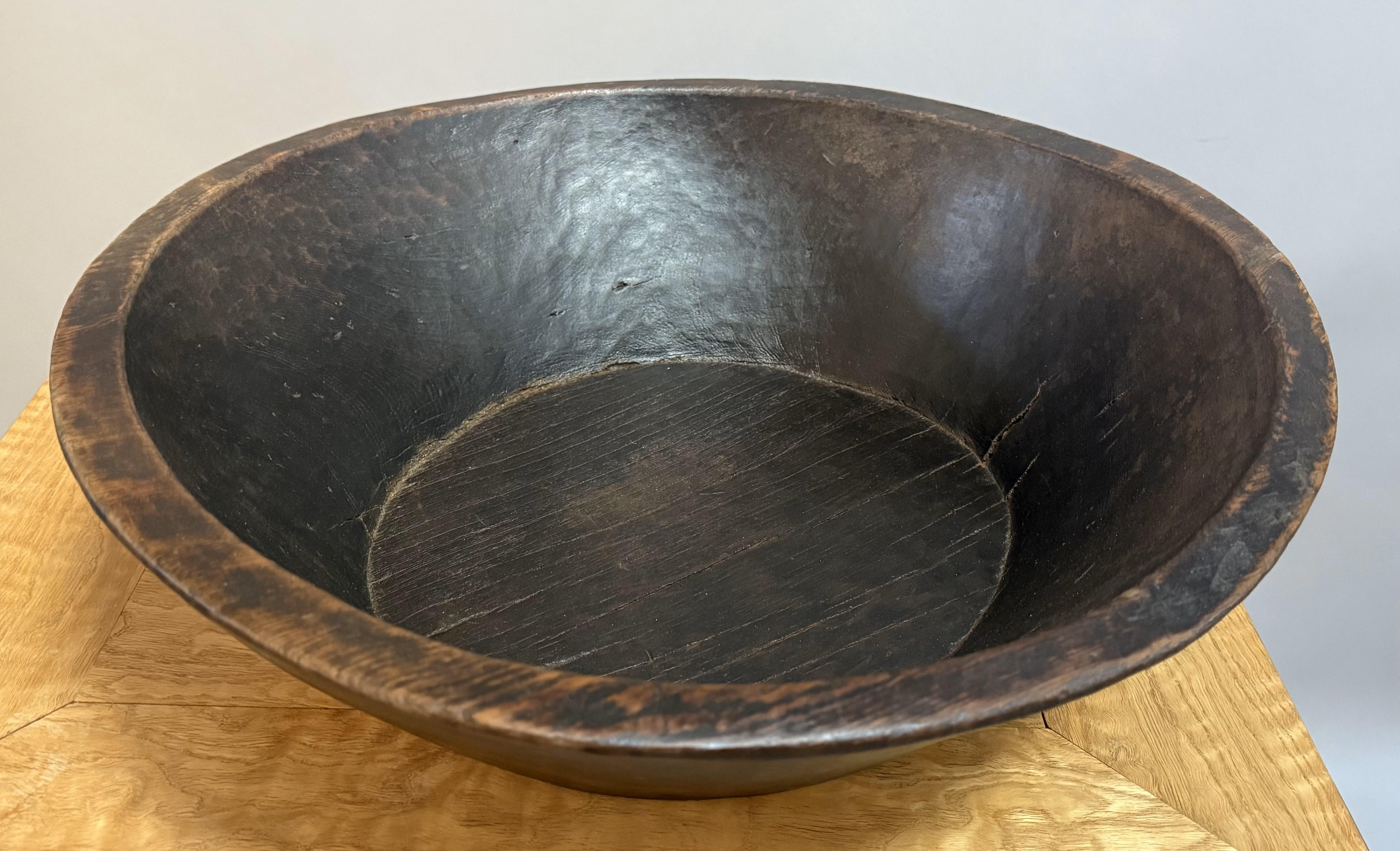 Rustic Large 19th Century Hand-Carved Chestnut Basin For Sale