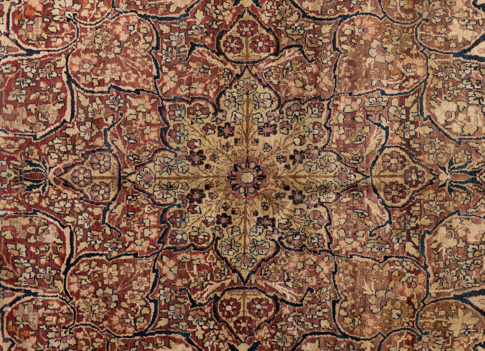 Large 19th Century Handwoven Kerman Lavar Carpet in Soft Earth and Rose Tones In Excellent Condition For Sale In Barueri, SP, BR