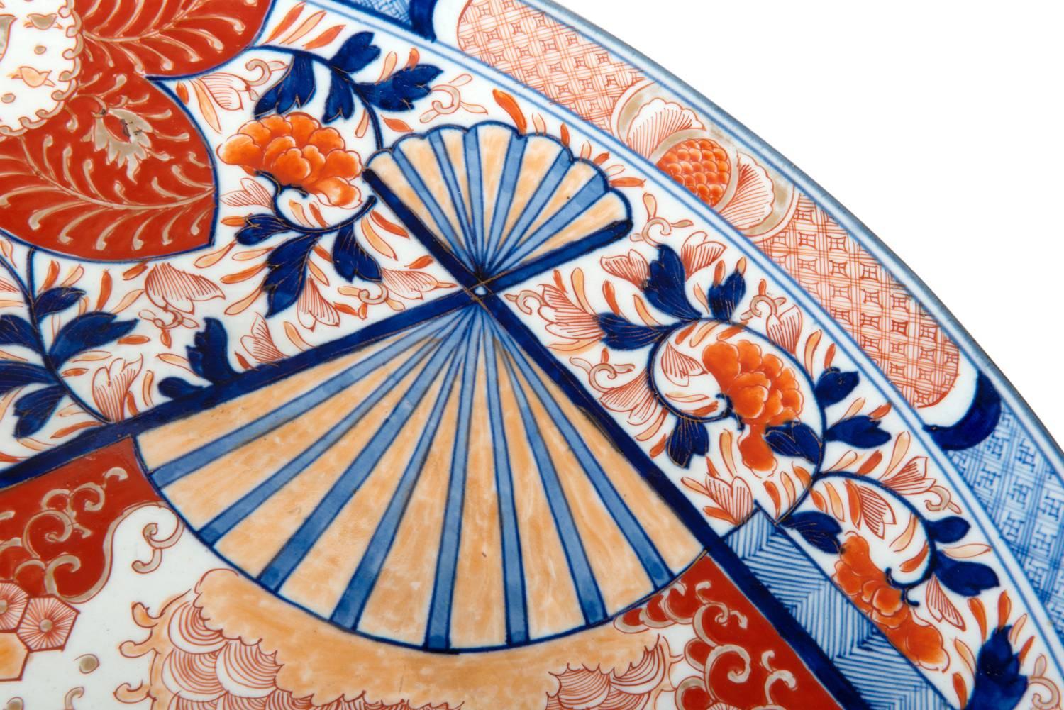 Large 19th Century Imari Chager In Excellent Condition In Brighton, Sussex