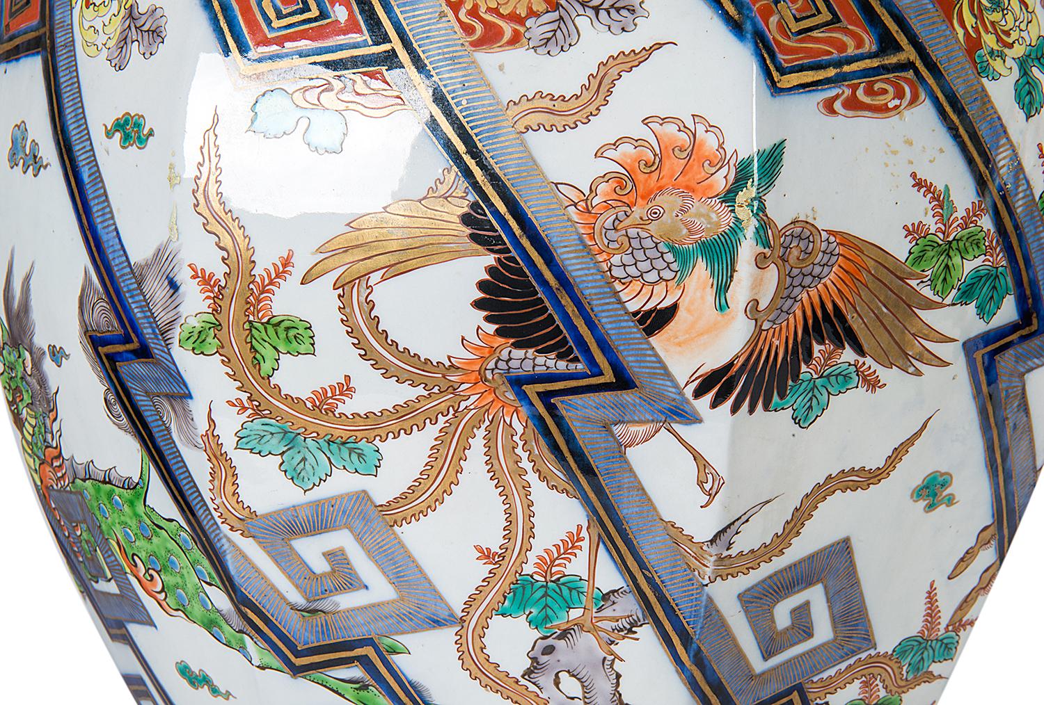 Porcellana Grande vaso con coperchio Imari del XIX secolo in vendita