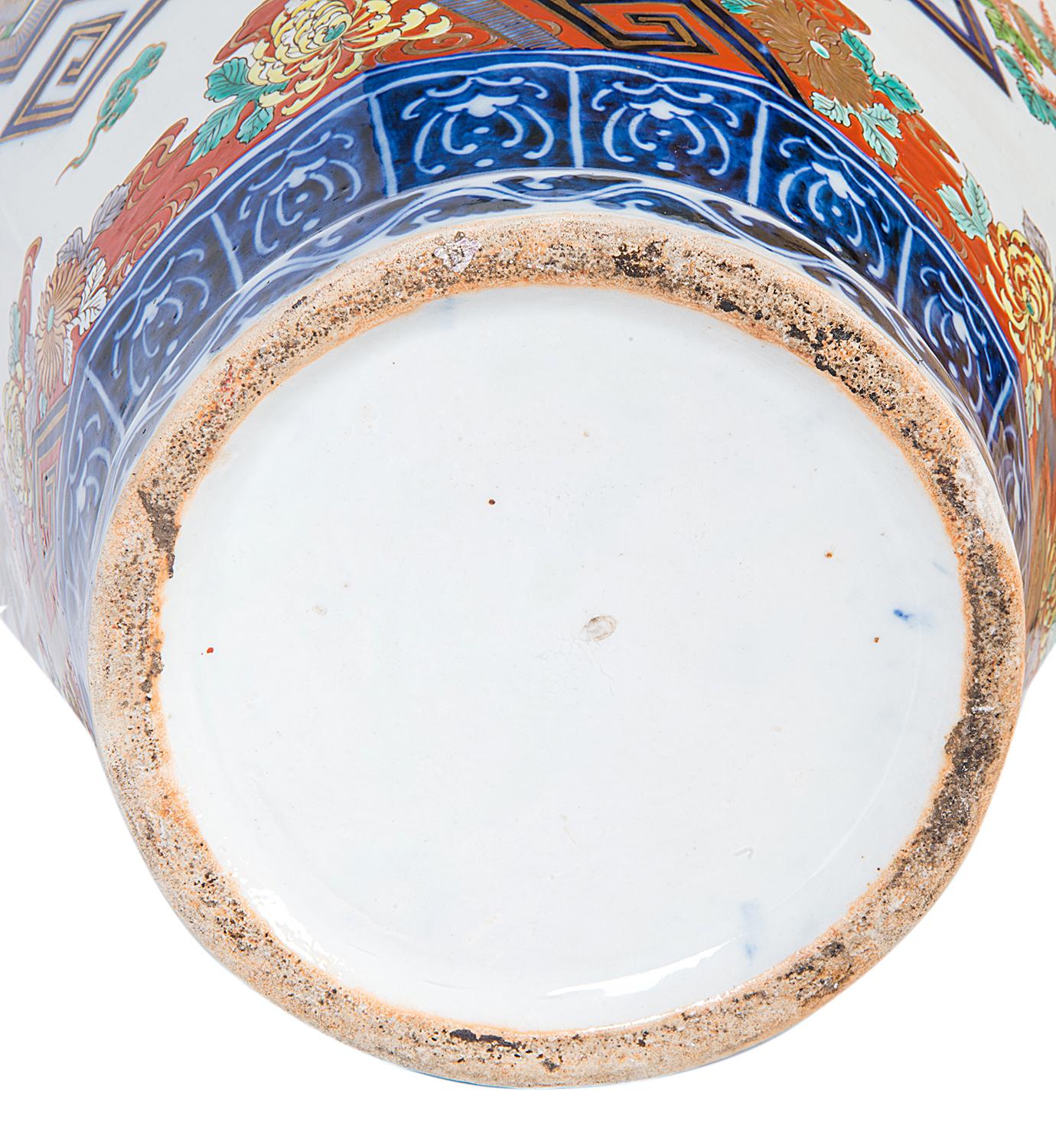 Large 19th Century Imari Lidded Vase For Sale 3