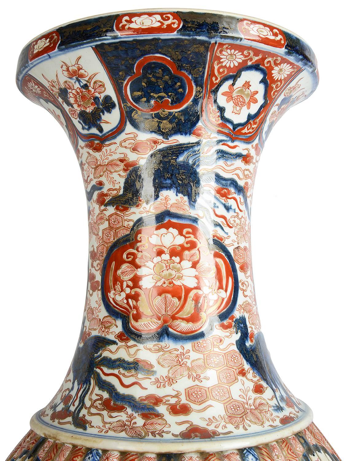 Große Imari-Vase aus dem 19. Jahrhundert (Japanisch) im Angebot