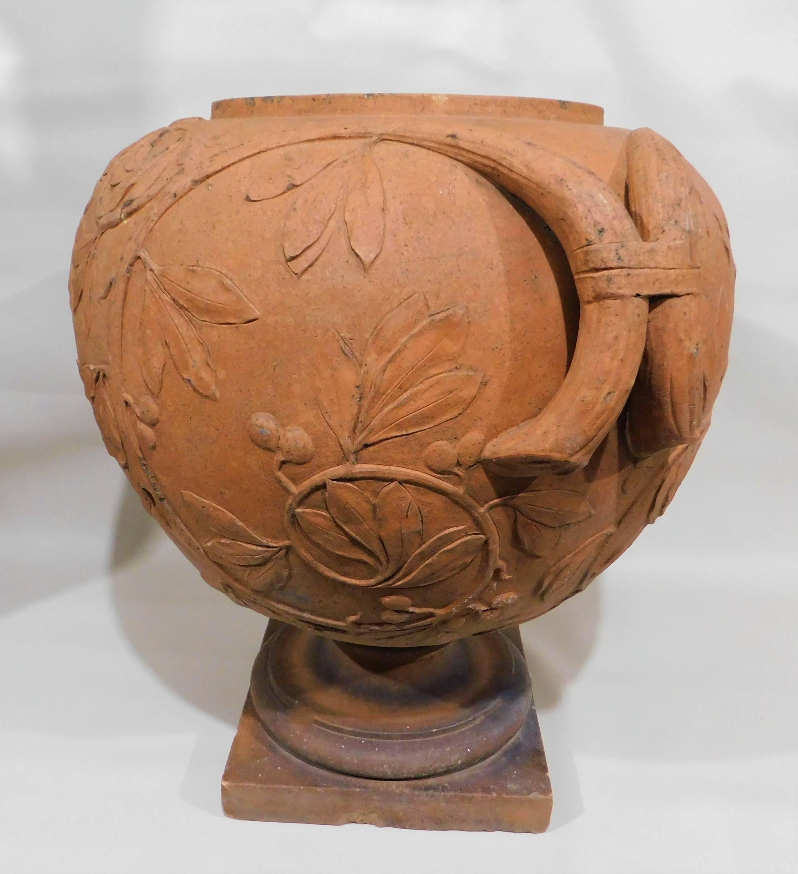 Gran urna de terracota Art Nouveau italiana del siglo XIX en venta 2