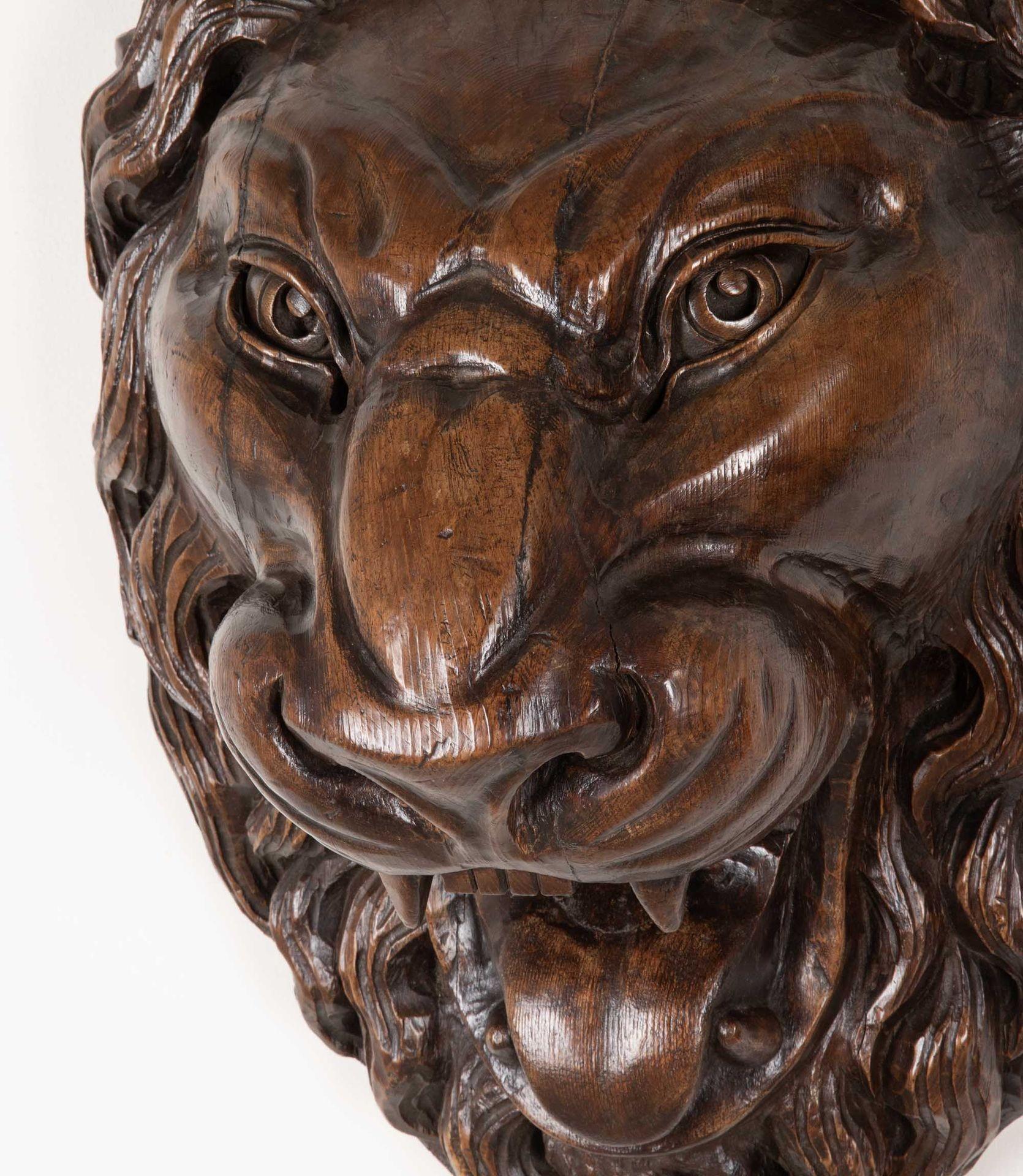 Gran Máscara de Pared de León Tallado Italiano del Siglo XIX en Bueno estado para la venta en Gloucestershire, GB