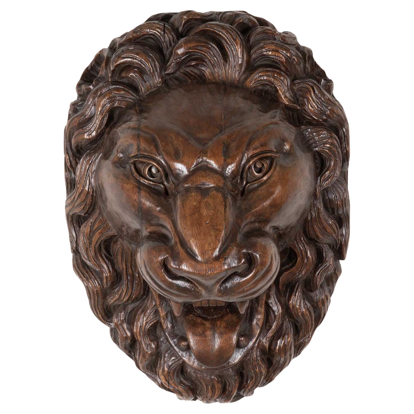 Grande maschera da parete leonina intagliata italiana del XIX secolo