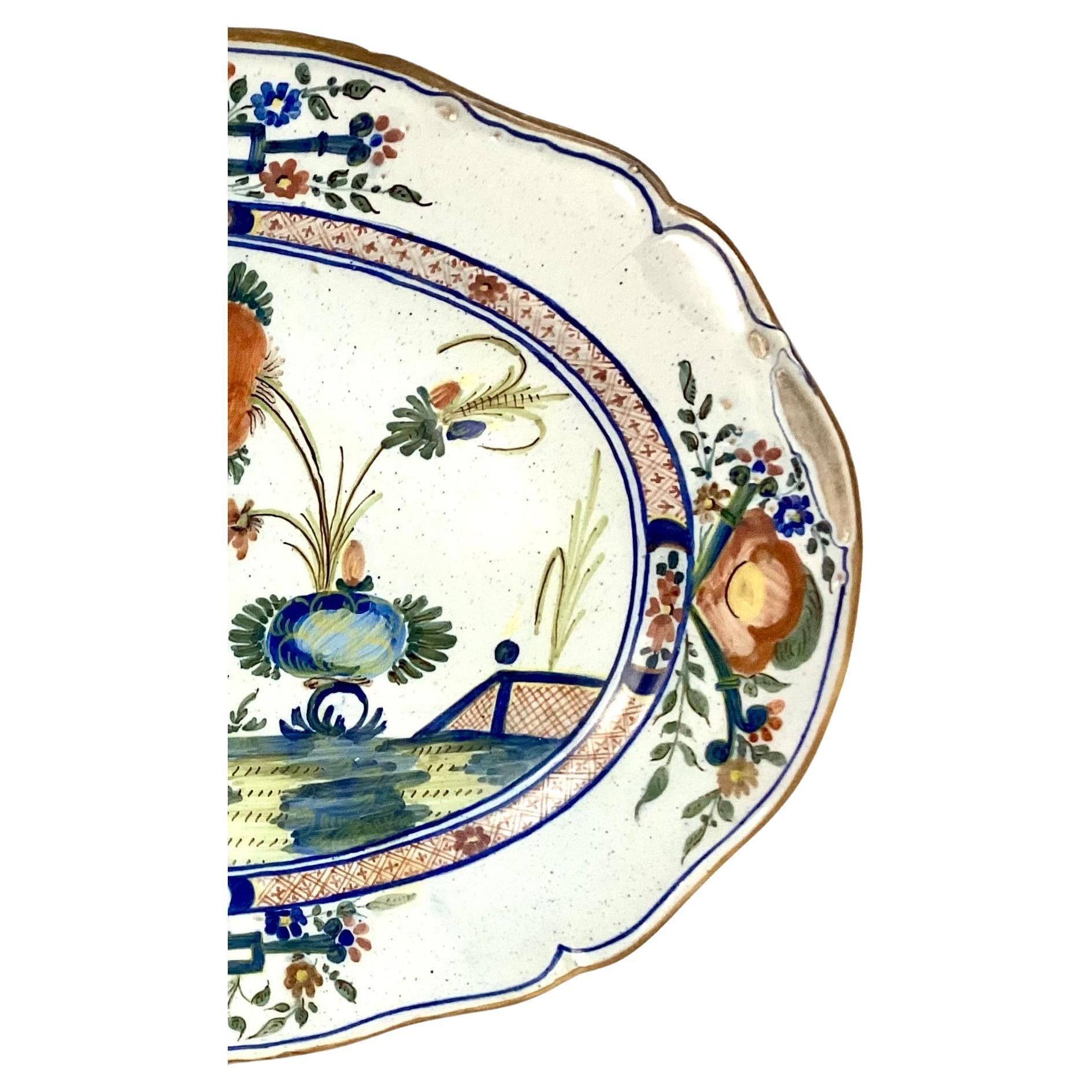 Large 19th Century Italian Faenza Garofano Platter In Good Condition For Sale In Bradenton, FL