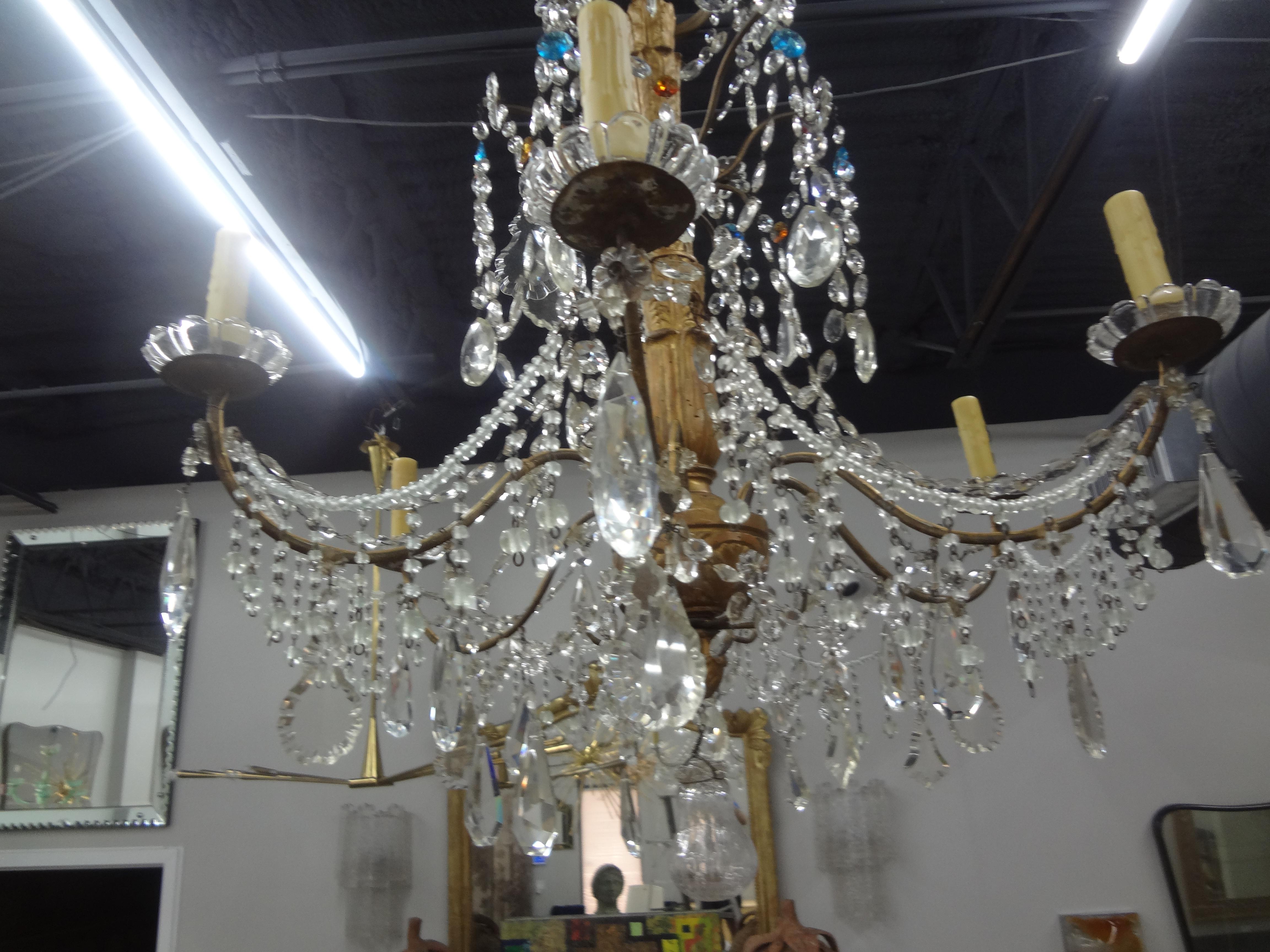 Grand lustre italien du 19ème siècle en bois doré de Gênes et cristal Bon état - En vente à Houston, TX