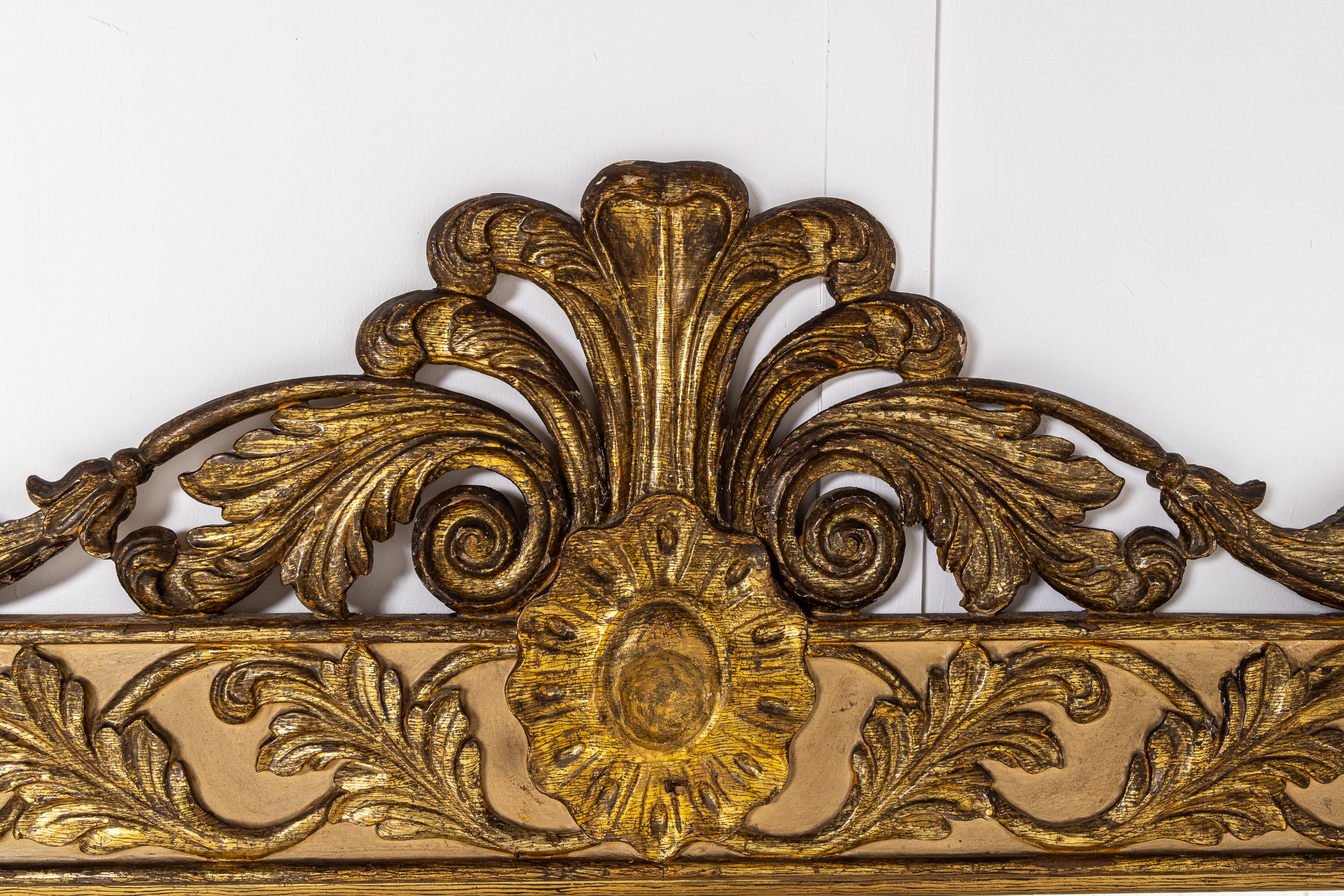 Bois doré Grand miroir en bois doré italien du 19e siècle en vente