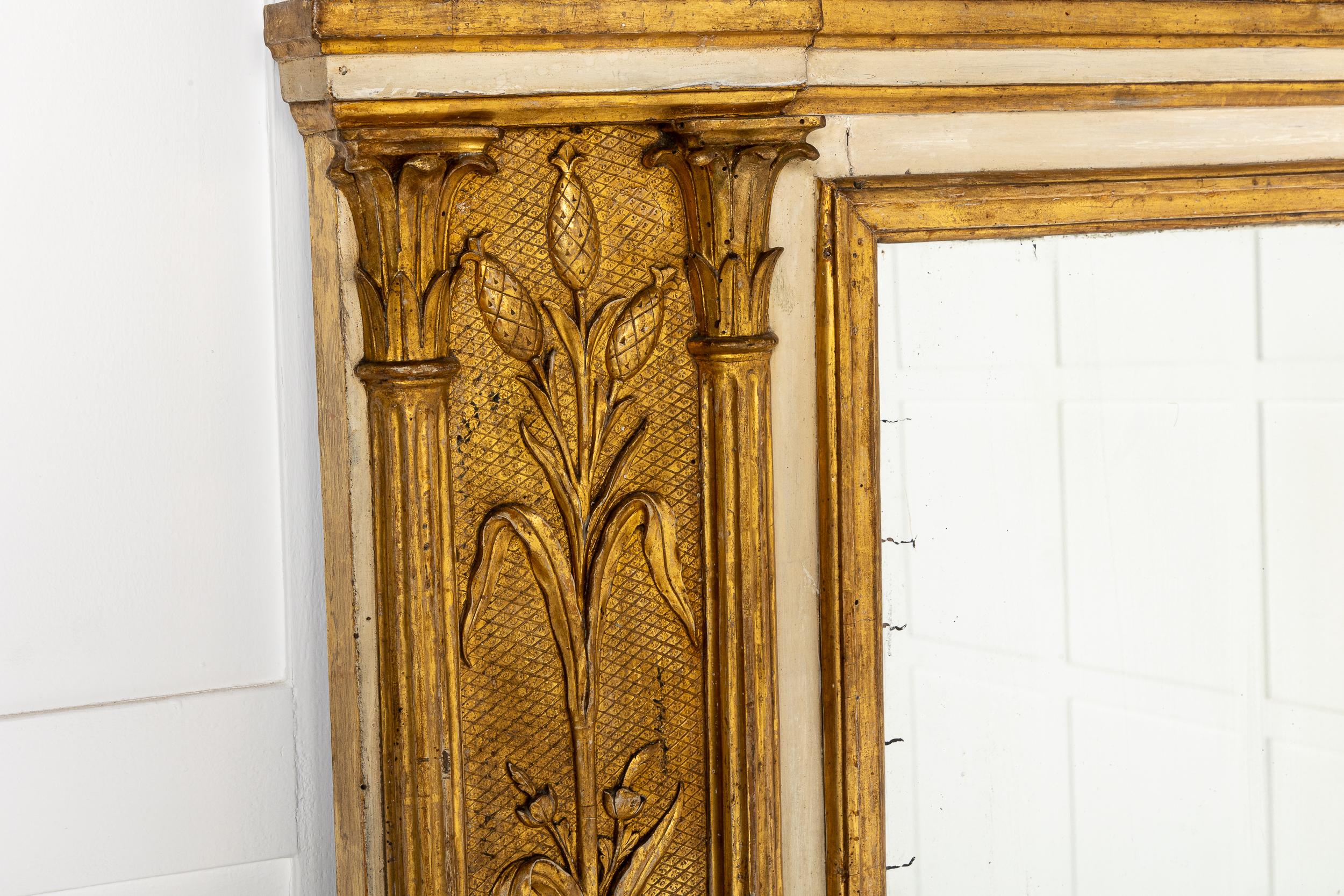 Bois doré Grand miroir en bois doré italien du 19e siècle en vente