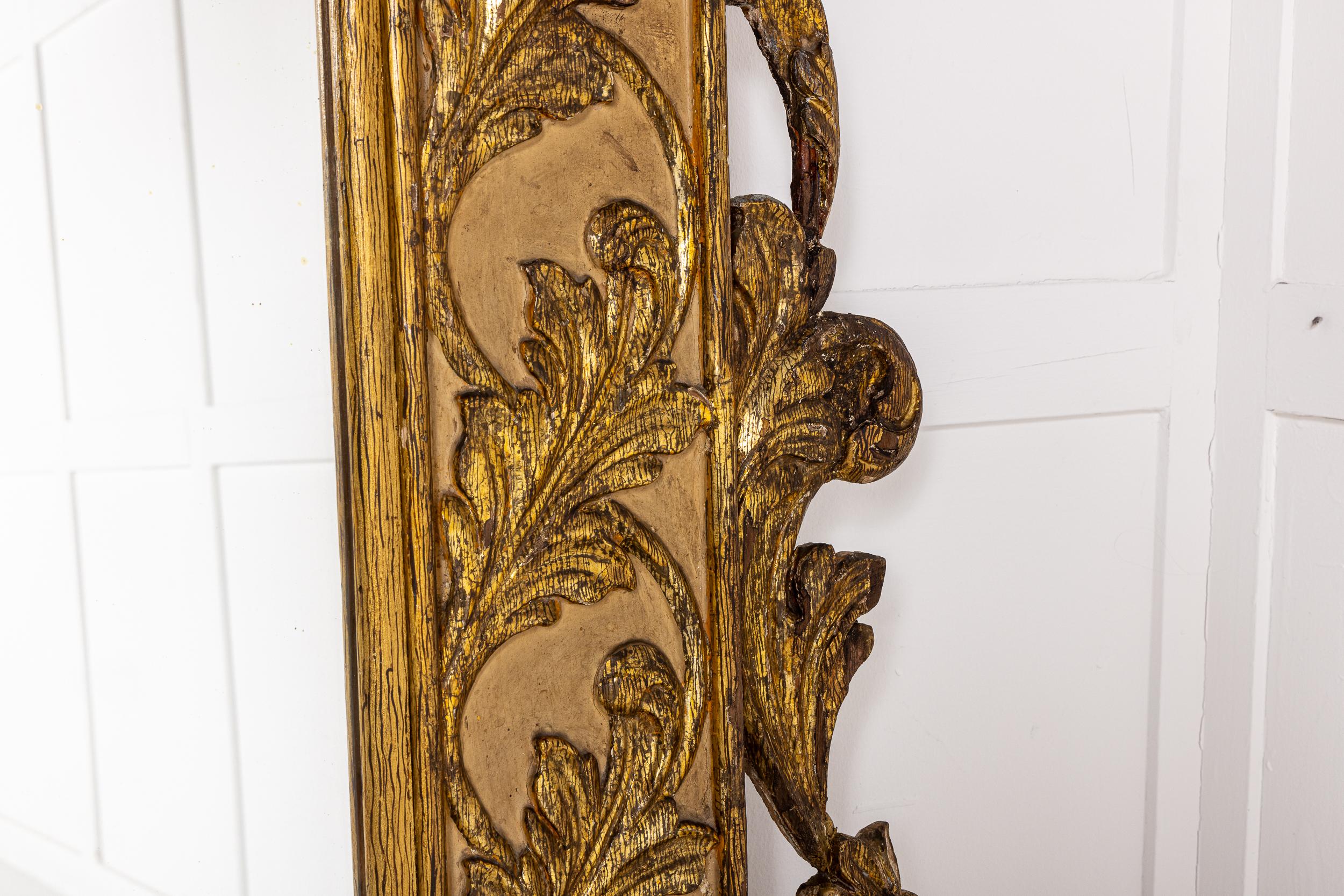 Grand miroir en bois doré italien du 19e siècle en vente 3