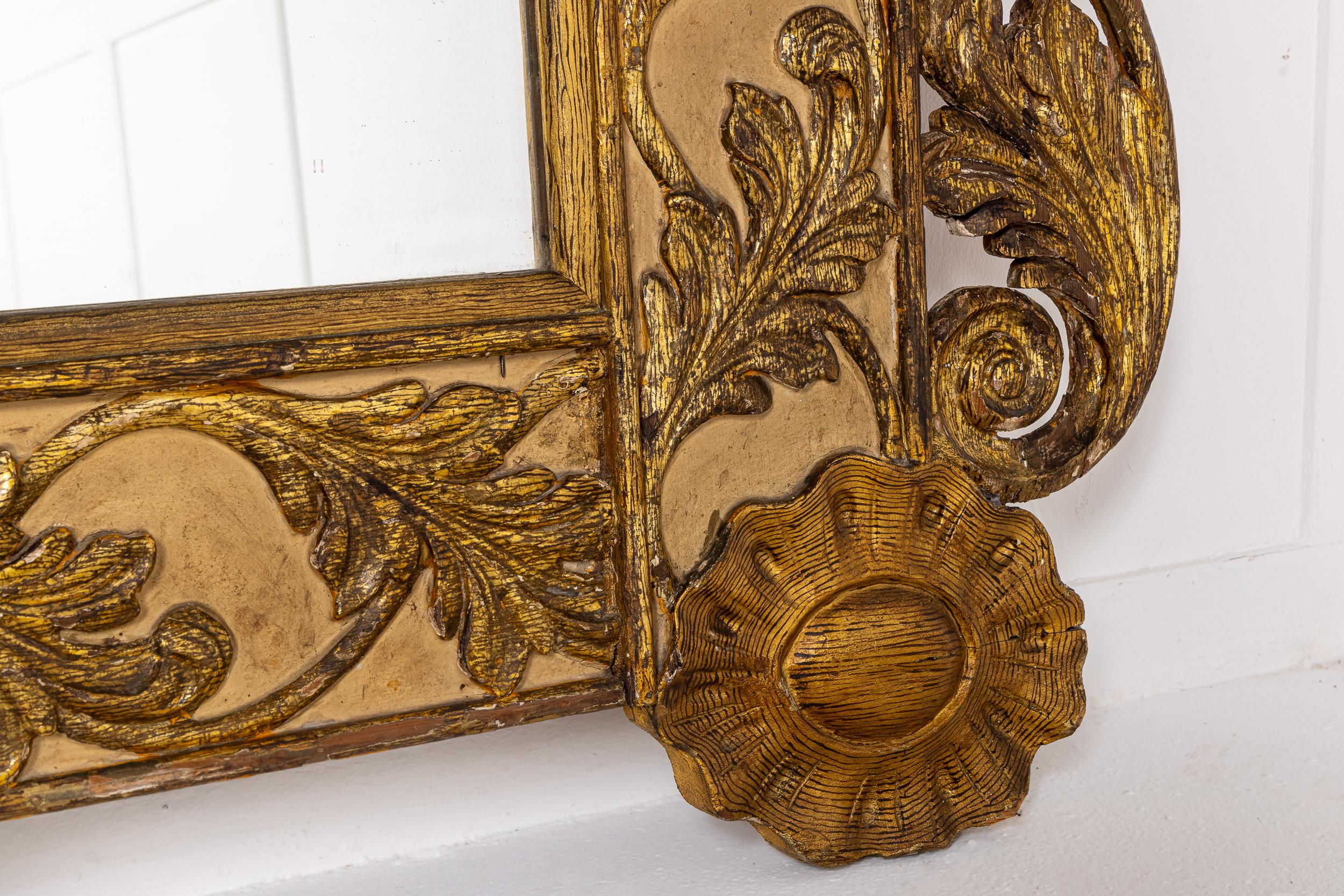 Grand miroir en bois doré italien du 19e siècle en vente 4