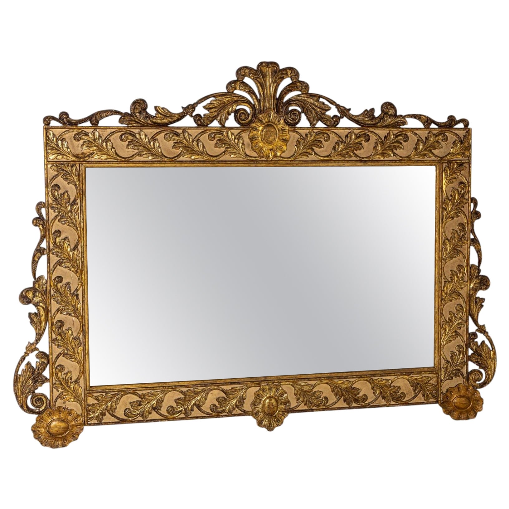 Grand miroir en bois doré italien du 19e siècle en vente