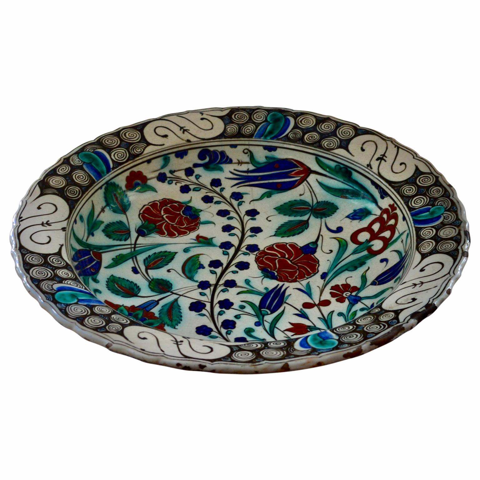 Large 19th Century Italian Iznik Style Faience Charger, Cantagalli, Florence In Good Condition In Haddonfield, NJ