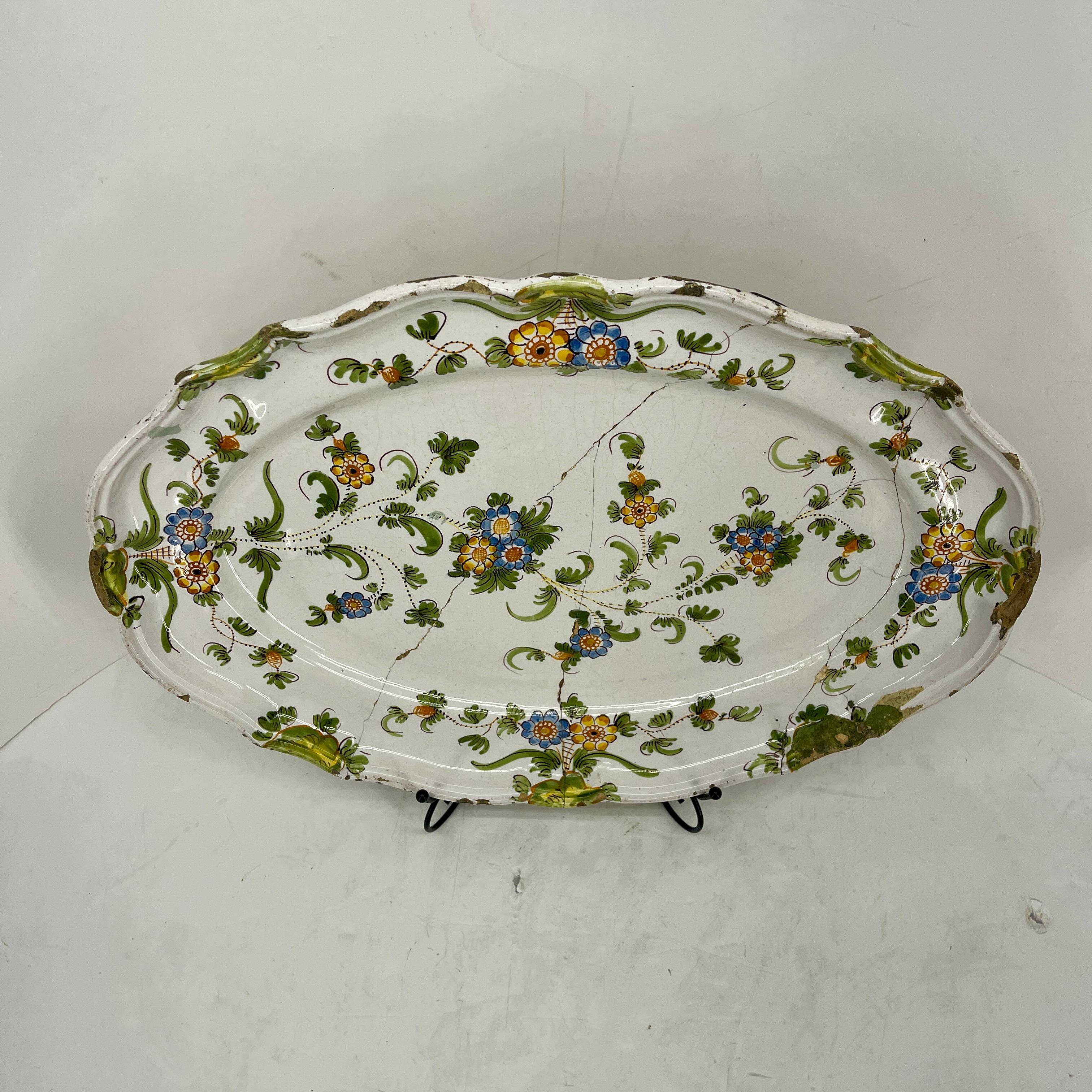 Large 19th Century Italian Majolica Cantagalli Platter In Distressed Condition For Sale In Haddonfield, NJ