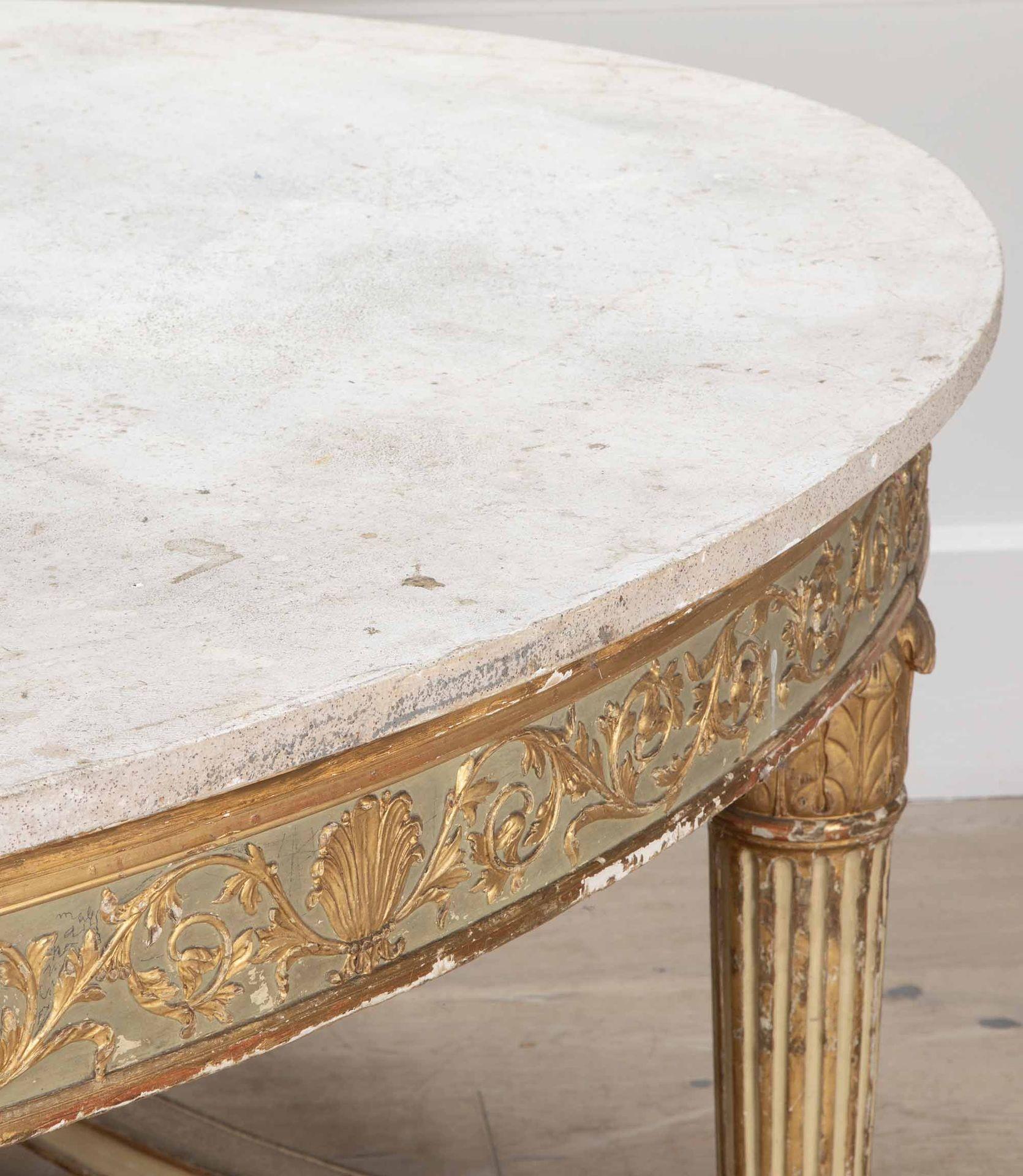 Grande table centrale ovale italienne du 19ème siècle en vente 7