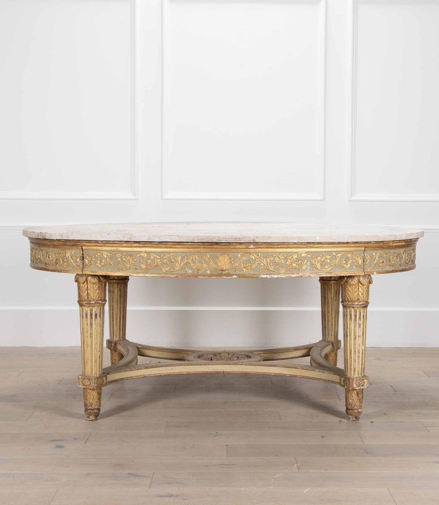 Table centrale italienne du XIXe siècle en bois sculpté, peint et doré, avec plateau remplacé.
Circa 1860.