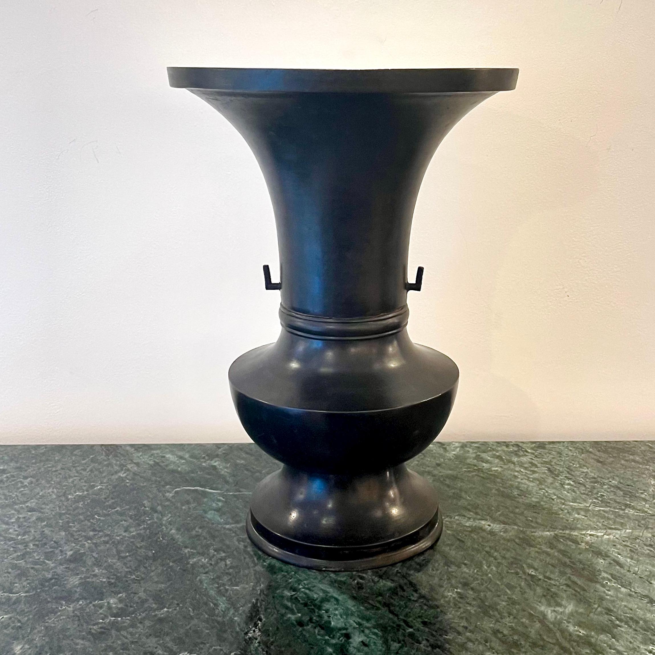 Large Meiji Bronze Vase circa 1850 In Fair Condition For Sale In London, GB
