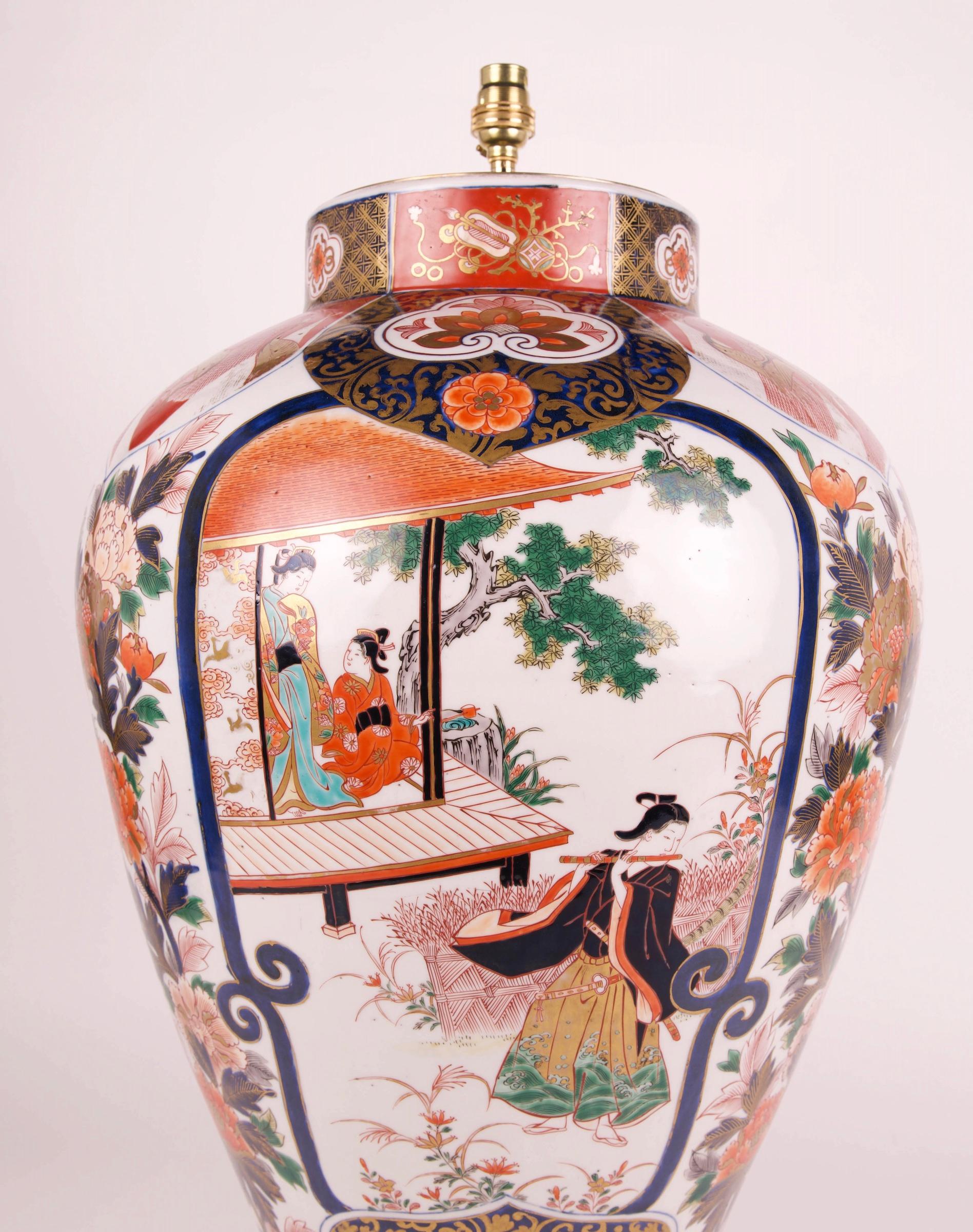 Japonais Grande lampe de bureau japonaise d'antiquités Imari du 19ème siècle en vente