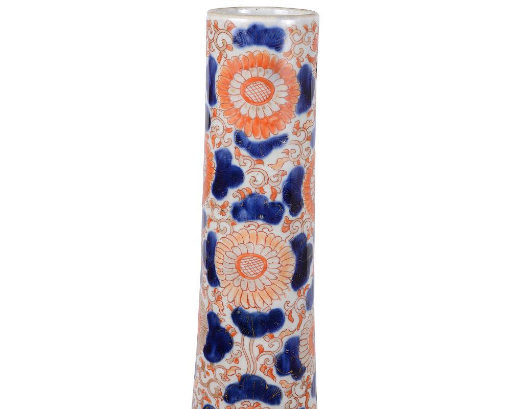 Giapponese Grande vaso a bottiglia Imari giapponese del XIX secolo. in vendita