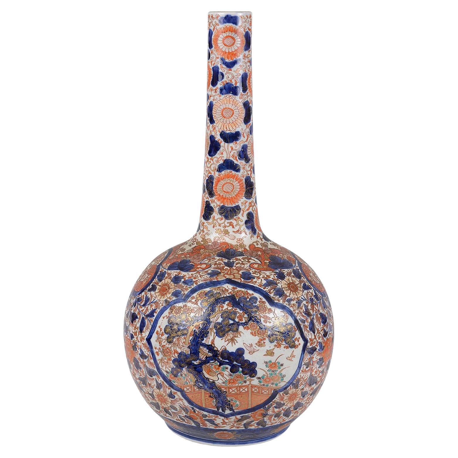 Gran jarrón botella Imari japonés del siglo XIX.