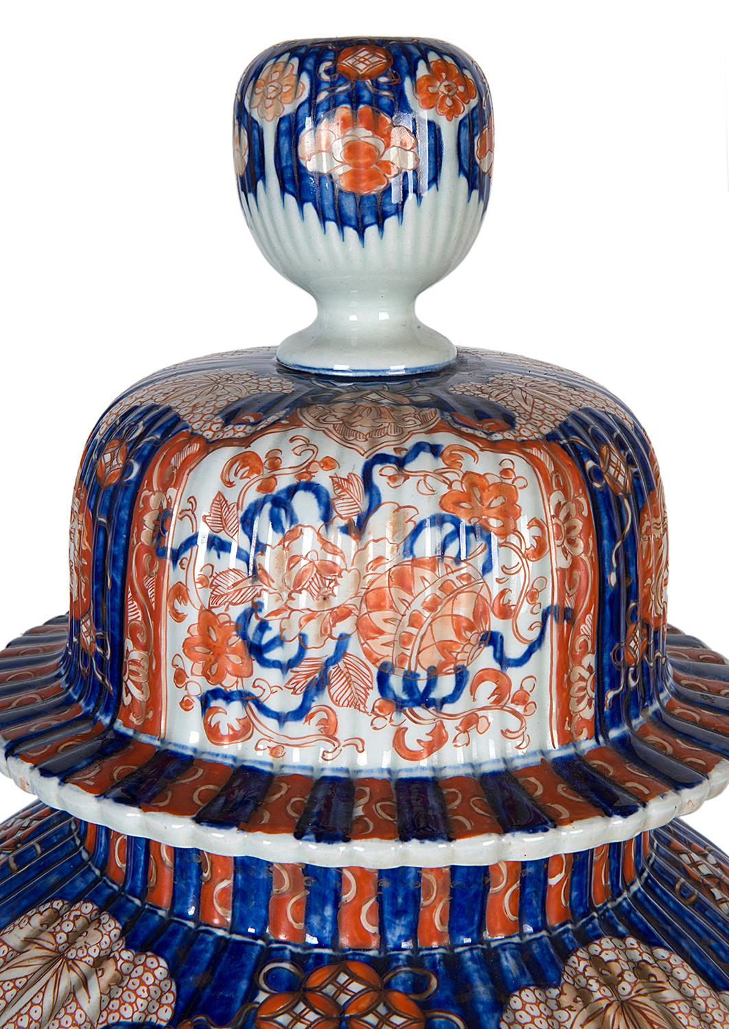 Large 19th Century Japanese Imari Lidded Vase In Good Condition In Brighton, Sussex