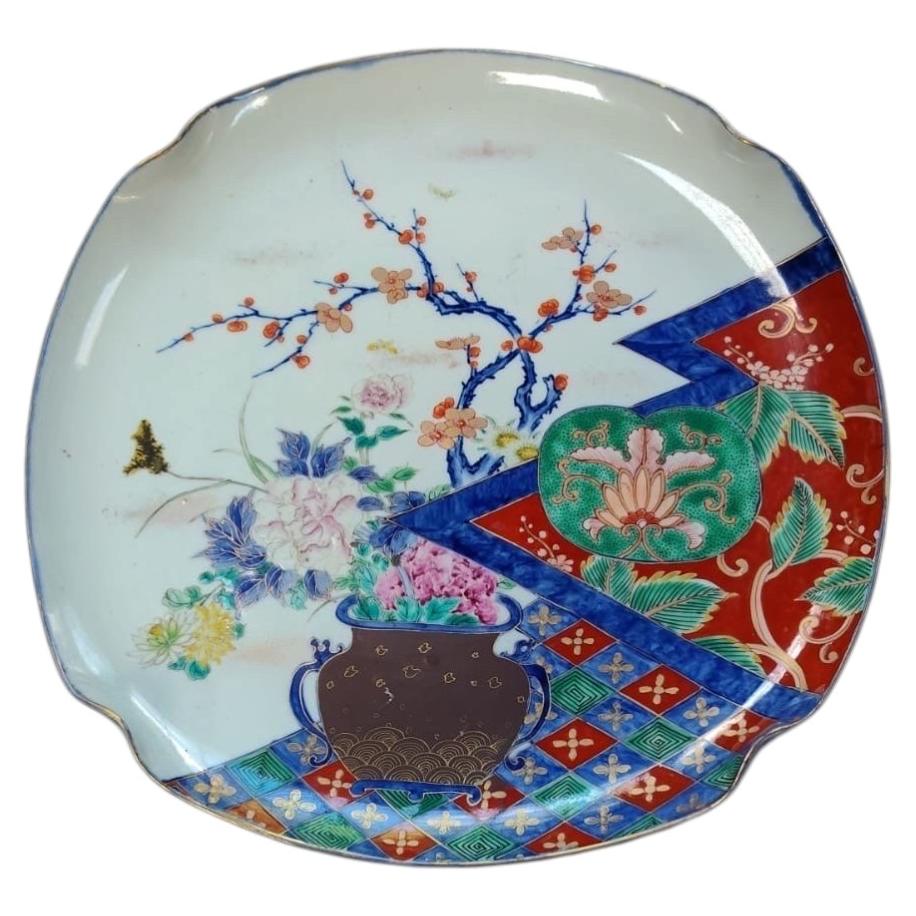 Grand plat de service carré japonais Imari du XIXe siècle