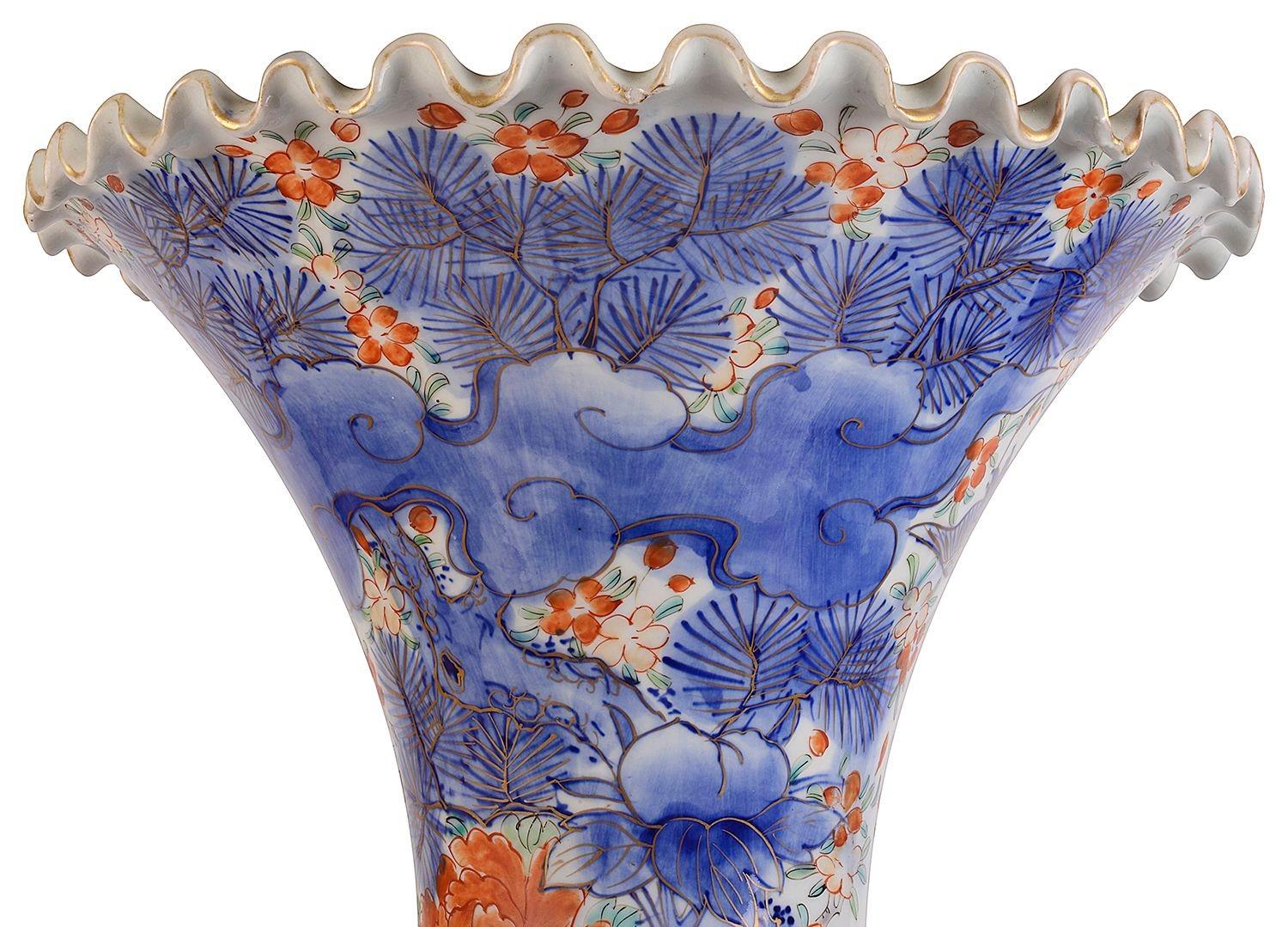 Hand-Painted Large 19th Century Japanese Imari vase. For Sale