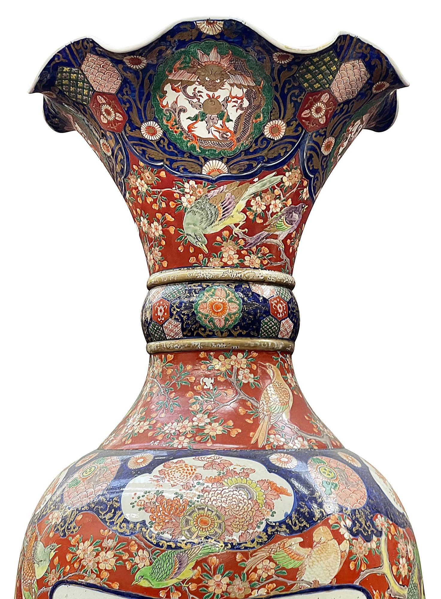 Hand-Painted Large 19th Century Japanese Imari vase. For Sale