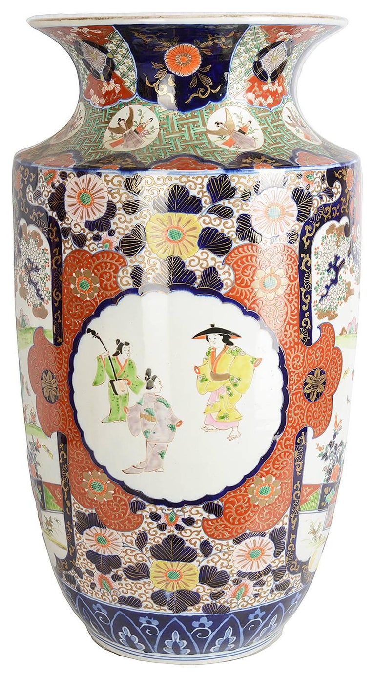 Large 19th Century Japanese Imari Vase For Sale at 1stdibs