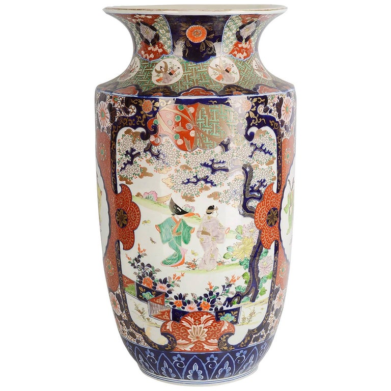 Large 19th Century Japanese Imari Vase For Sale at 1stdibs