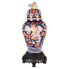 Grand vase Imari japonais du 19ème siècle sur pied