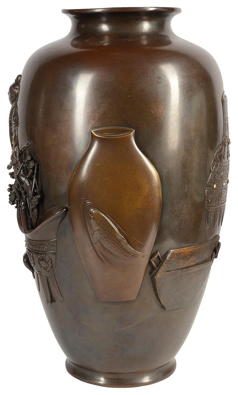 Large 19th Century Japanese Meiji Period Bronze Vase In Good Condition For Sale In Brighton, Sussex