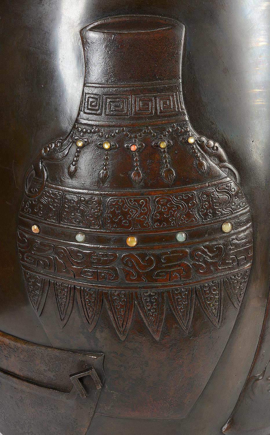 Large 19th Century Japanese Meiji Period Bronze Vase For Sale 1