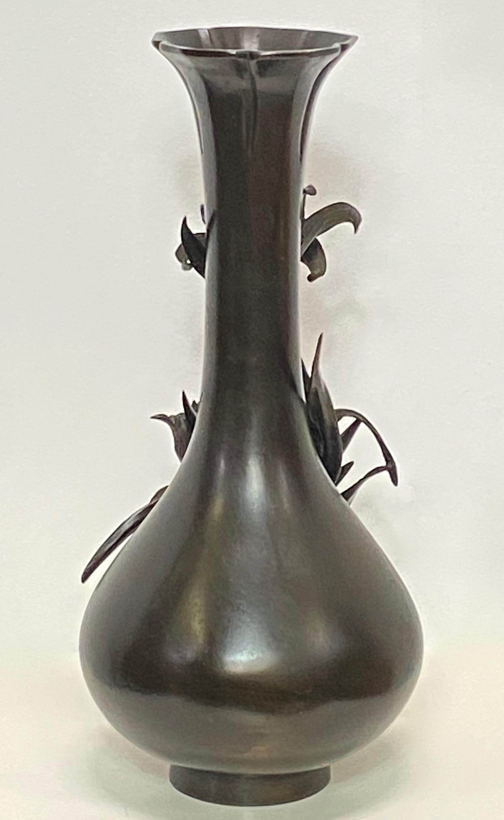Grand vase en bronze japonais du XIXe siècle de la période Meiji en vente 4