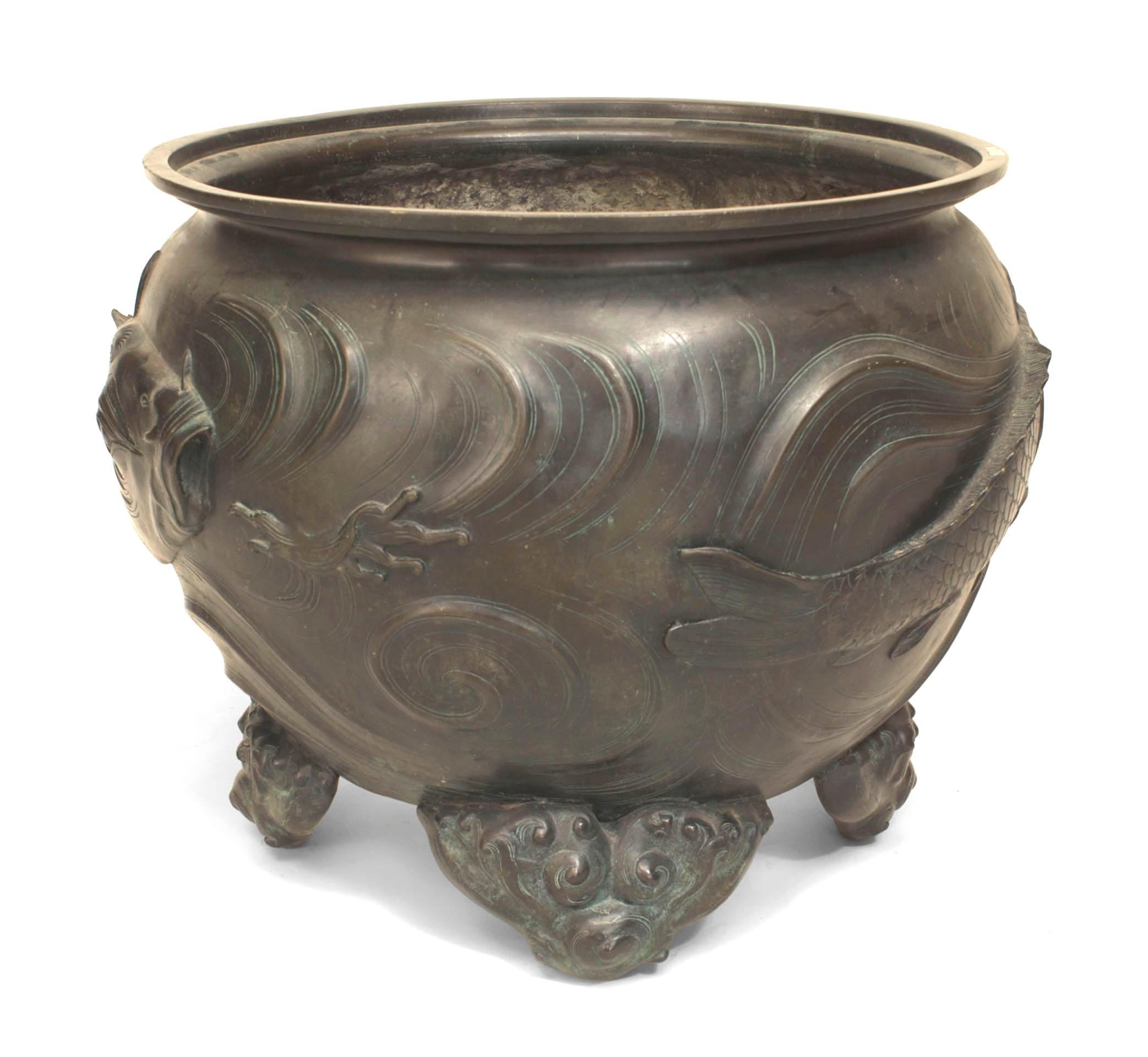 Meiji Pot japonais sur pied patiné en bronze en vente