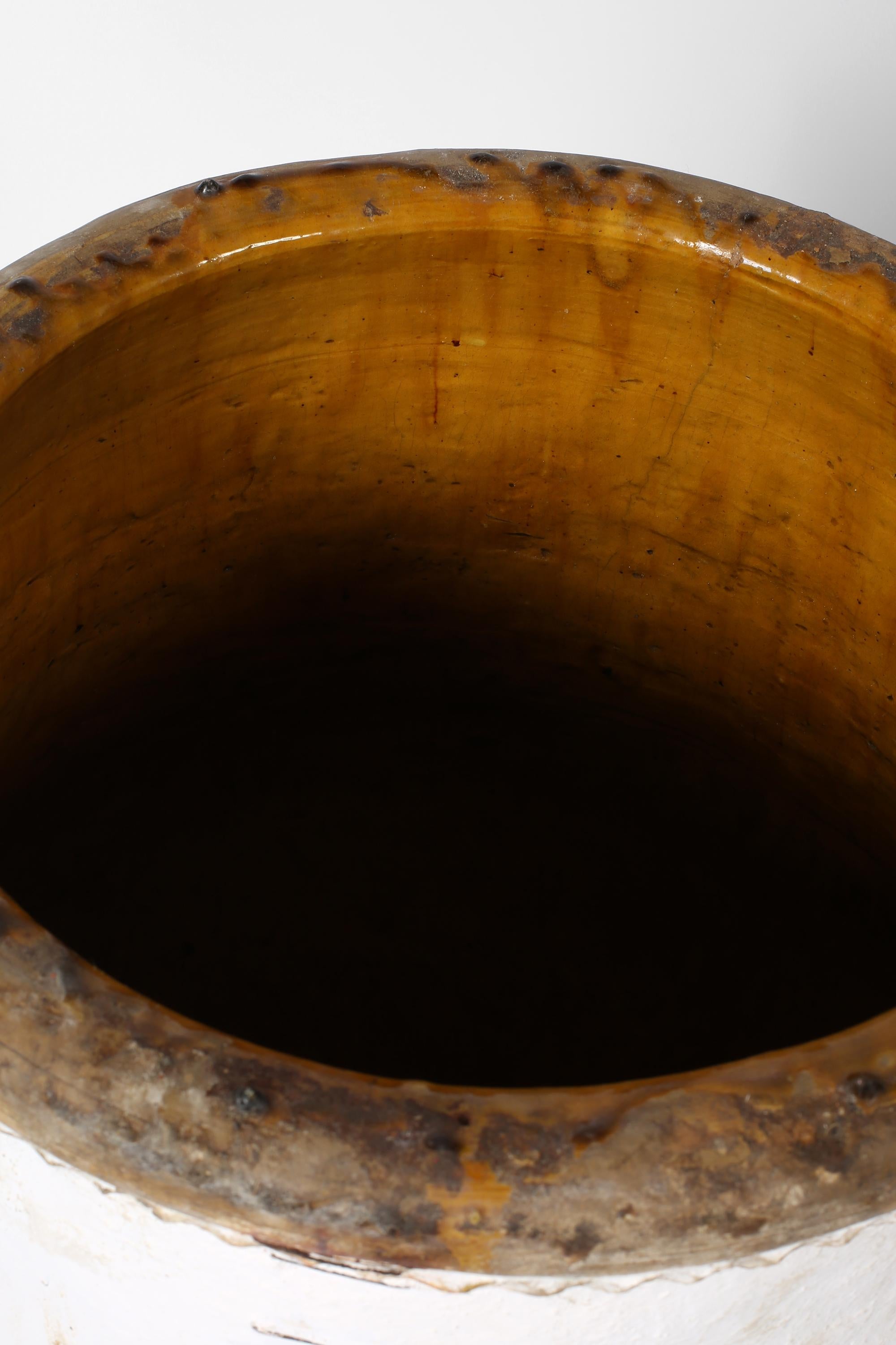 Grande vaso Wabi Sabi spagnolo calcinato del XIX secolo in vendita 4