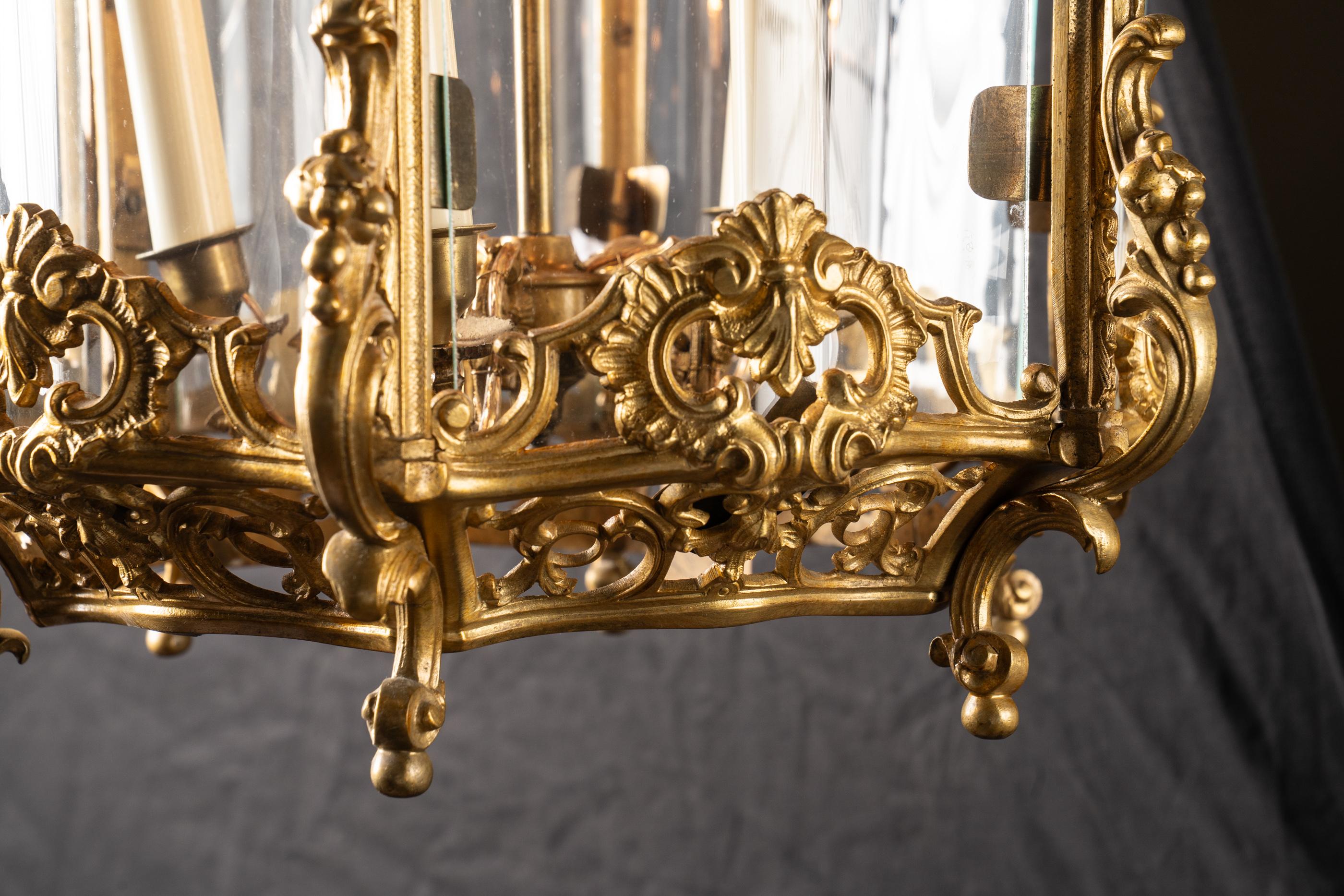 Large 19th Century Louis XV Reticulated Bronze Lantern with Curved Glass For Sale 1