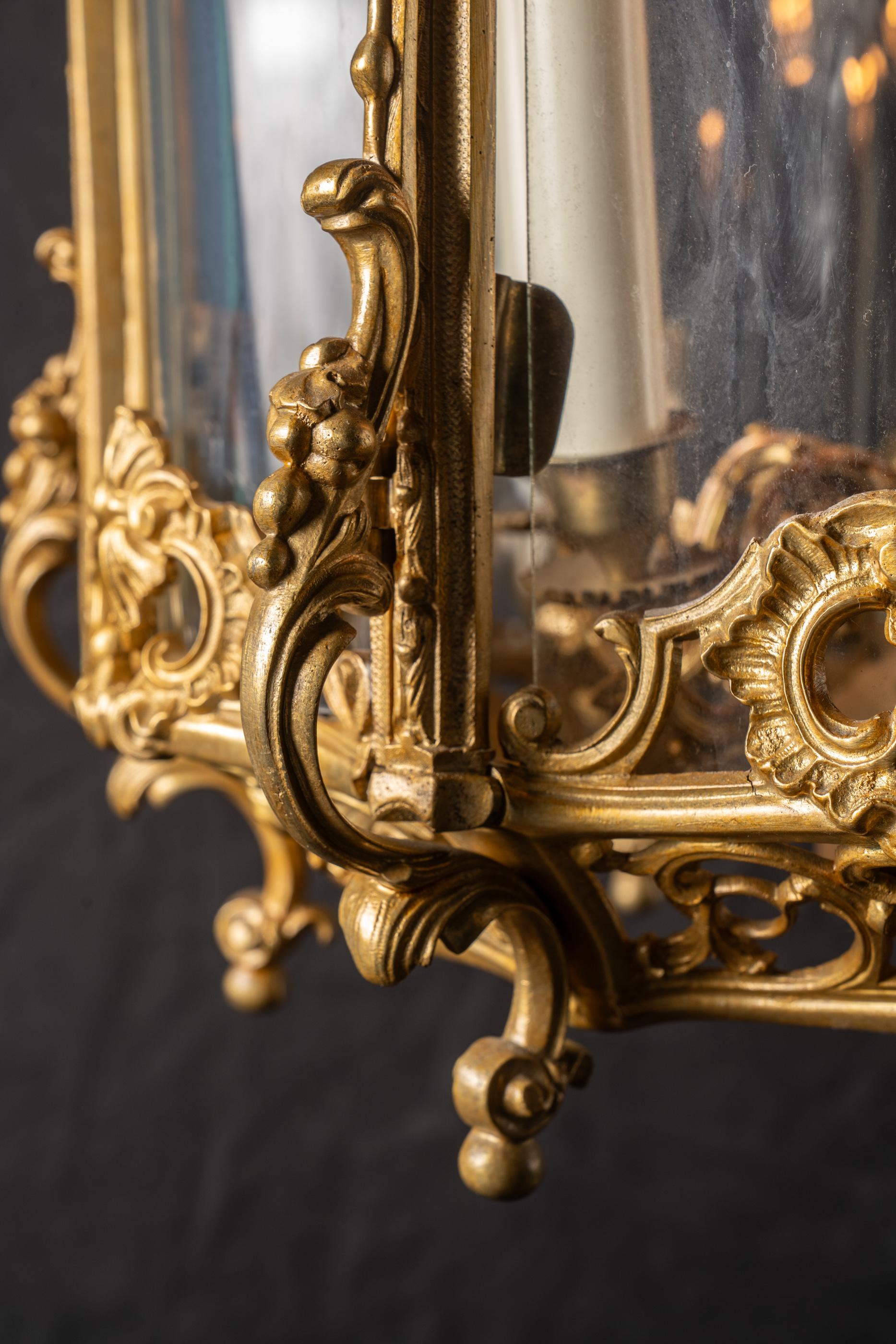 Large 19th Century Louis XV Reticulated Bronze Lantern with Curved Glass For Sale 2
