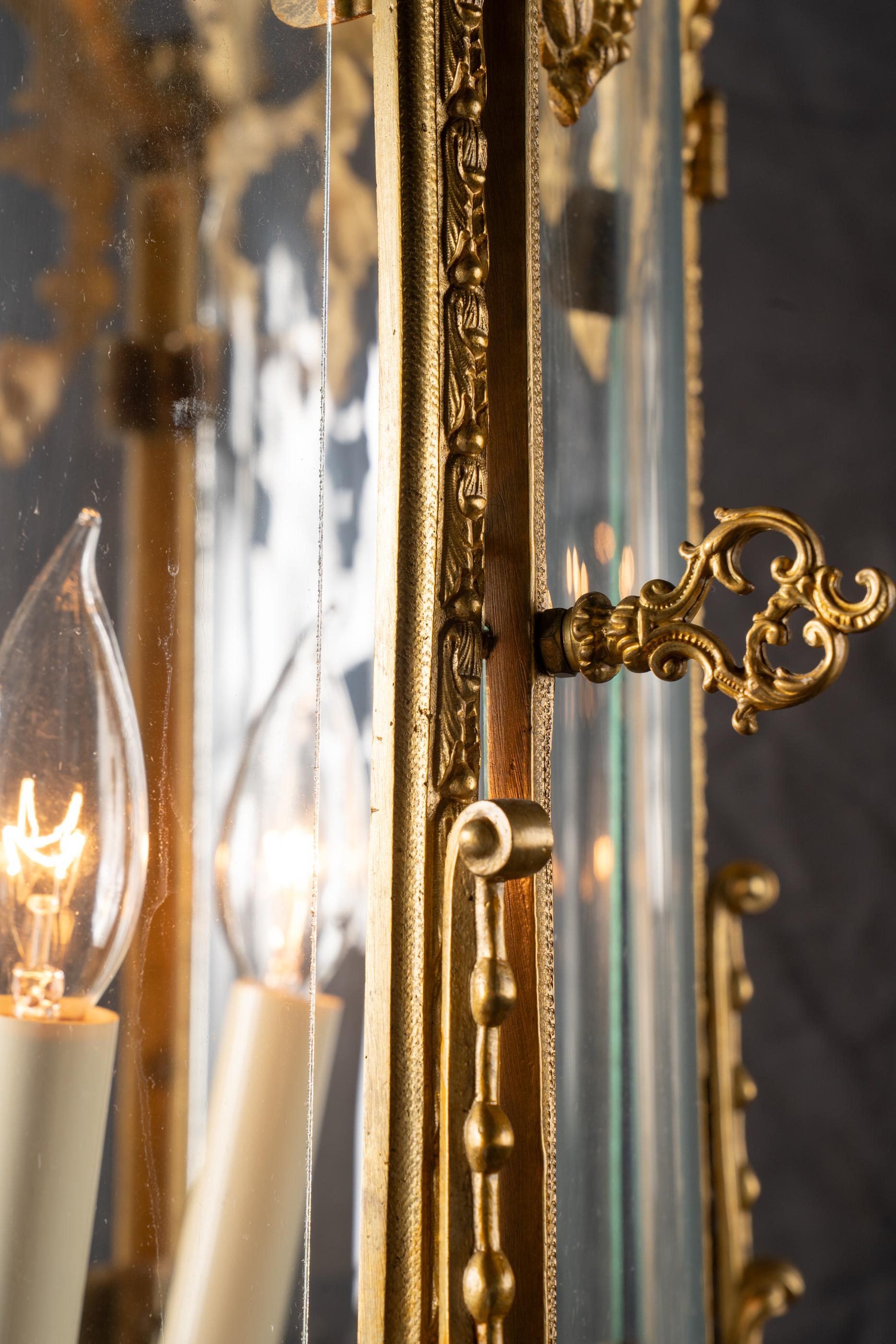 Large 19th Century Louis XV Reticulated Bronze Lantern with Curved Glass For Sale 3
