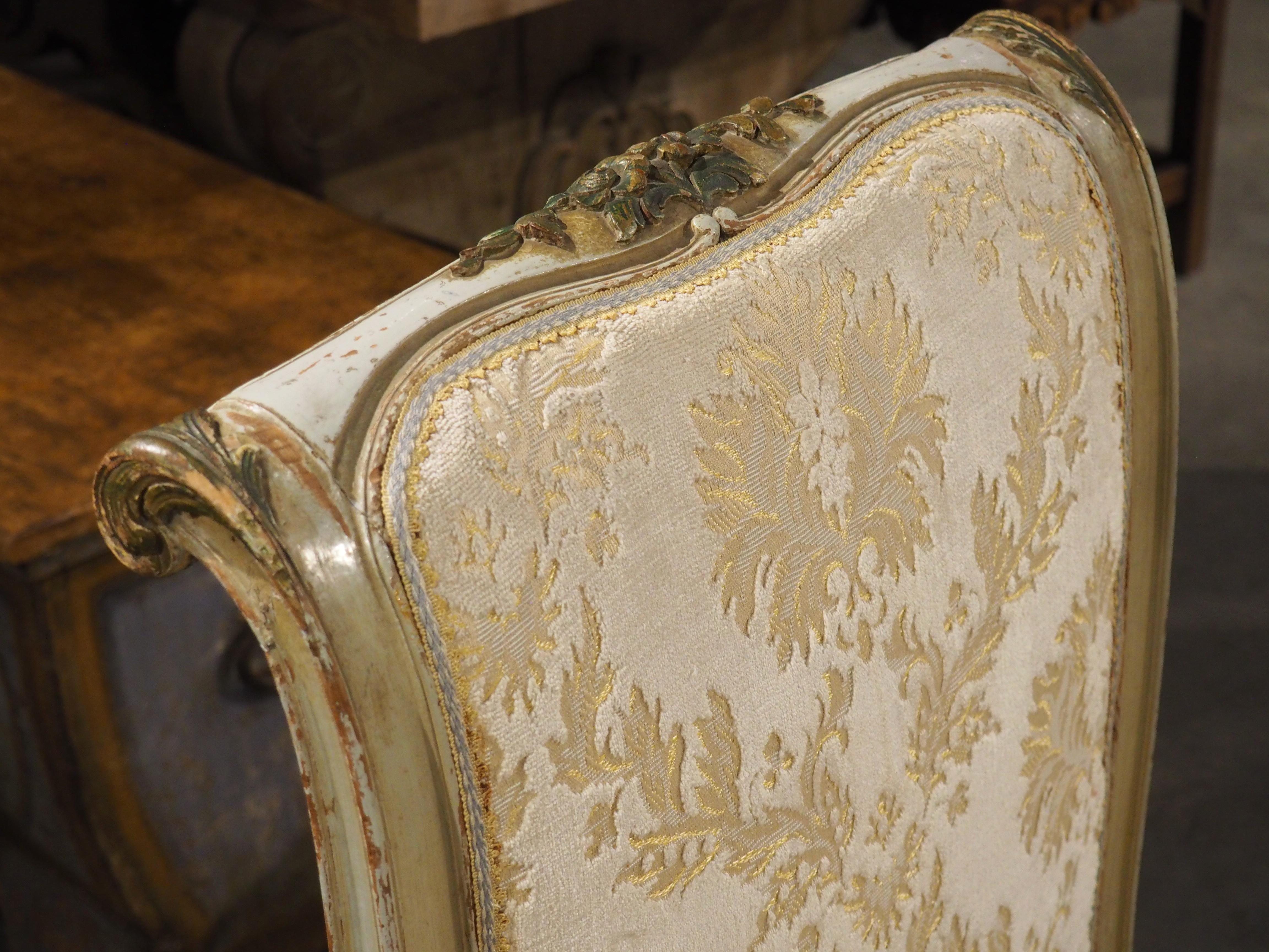 Français Grande Banquette de Fenêtre peinte de style Louis XV du 19ème siècle en vente